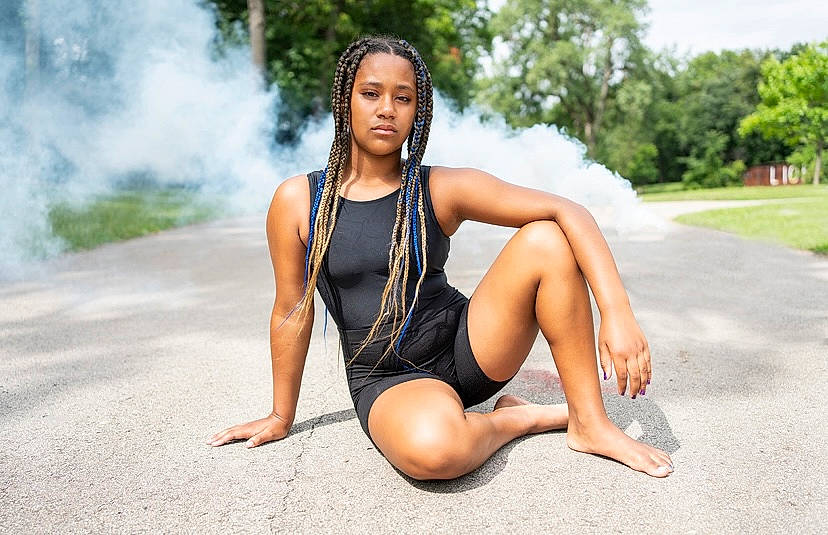 Kinley is registered to the contest to win money with this photo: abdomen, barefoot, black_hair, chest, face, flash_photography, foot, hair, happy, head, human_body, knee, leisure, necklace, people_in_nature, person, shoulder, sportswear, thigh, trunk