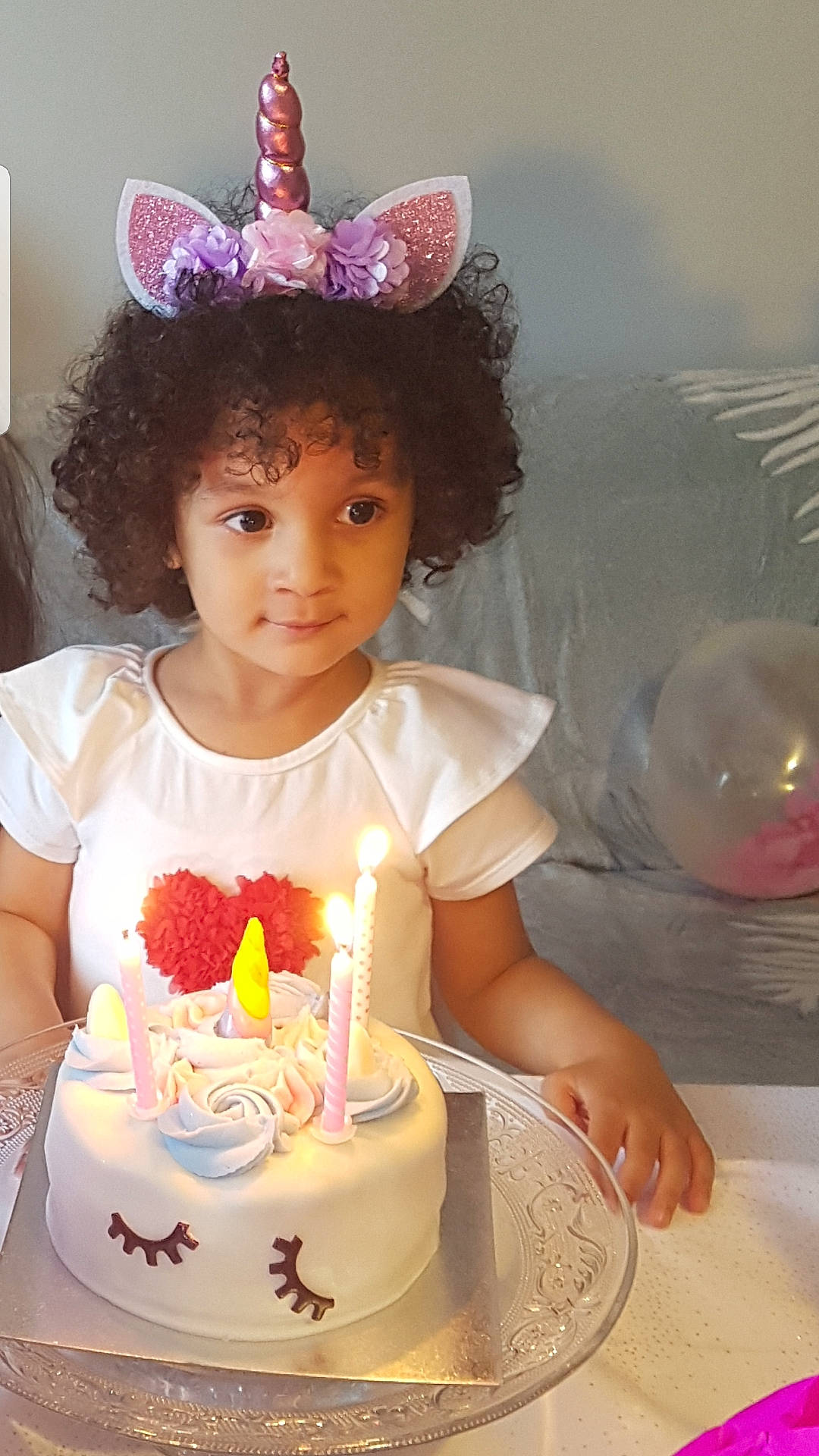 Yasmine a rejoint le concours — aidez-le/la à gagner de superbes lots ! baked_goods, beauty, birthday_cake, birthday_candle, birthday_party, cake, cake_decorating, cake_decorating_supply, candle, dress, event, food, fun, happy, party_supply, person, pink, sugar_cake, table, tableware