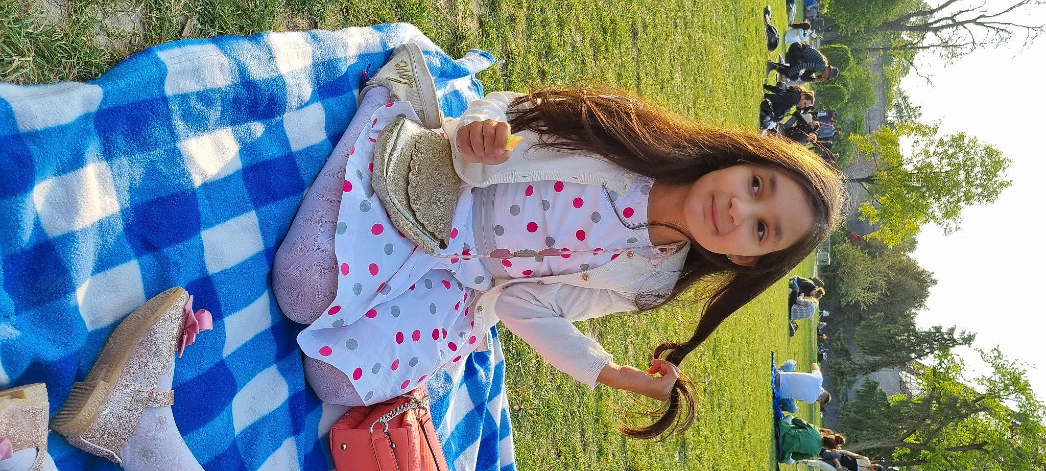 Kenza a rejoint le concours — aidez-le/la à gagner de superbes lots ! child, design, fun, grass, green, happy, hat, joy, leisure, pattern, people_in_nature, person, plant, recreation, spring, street_fashion, summer, sun_hat, sunglasses, textile