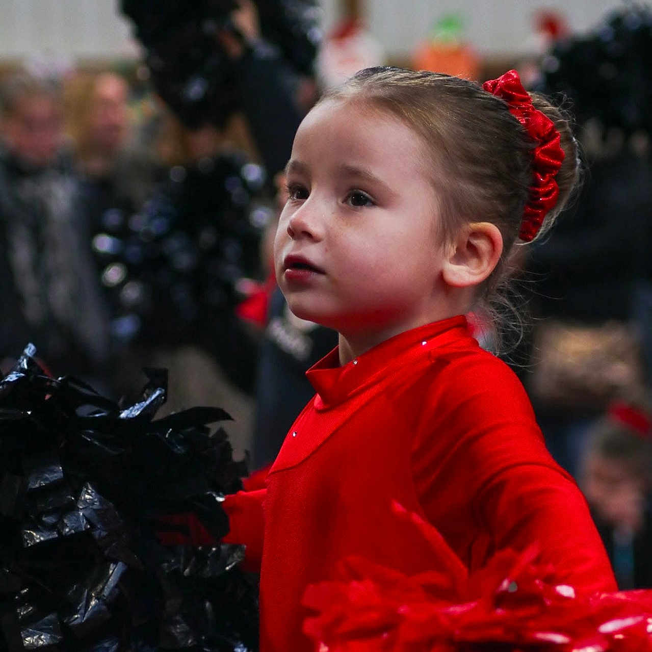 Hélyna a rejoint le concours — aidez-le/la à gagner de superbes lots ! accessories, bodypart, child, clothing, dancepose, dancing, dress, face, female, flamenco, flower, girl, head, leisureactivities, people, performer, person, photography, plant, portrait