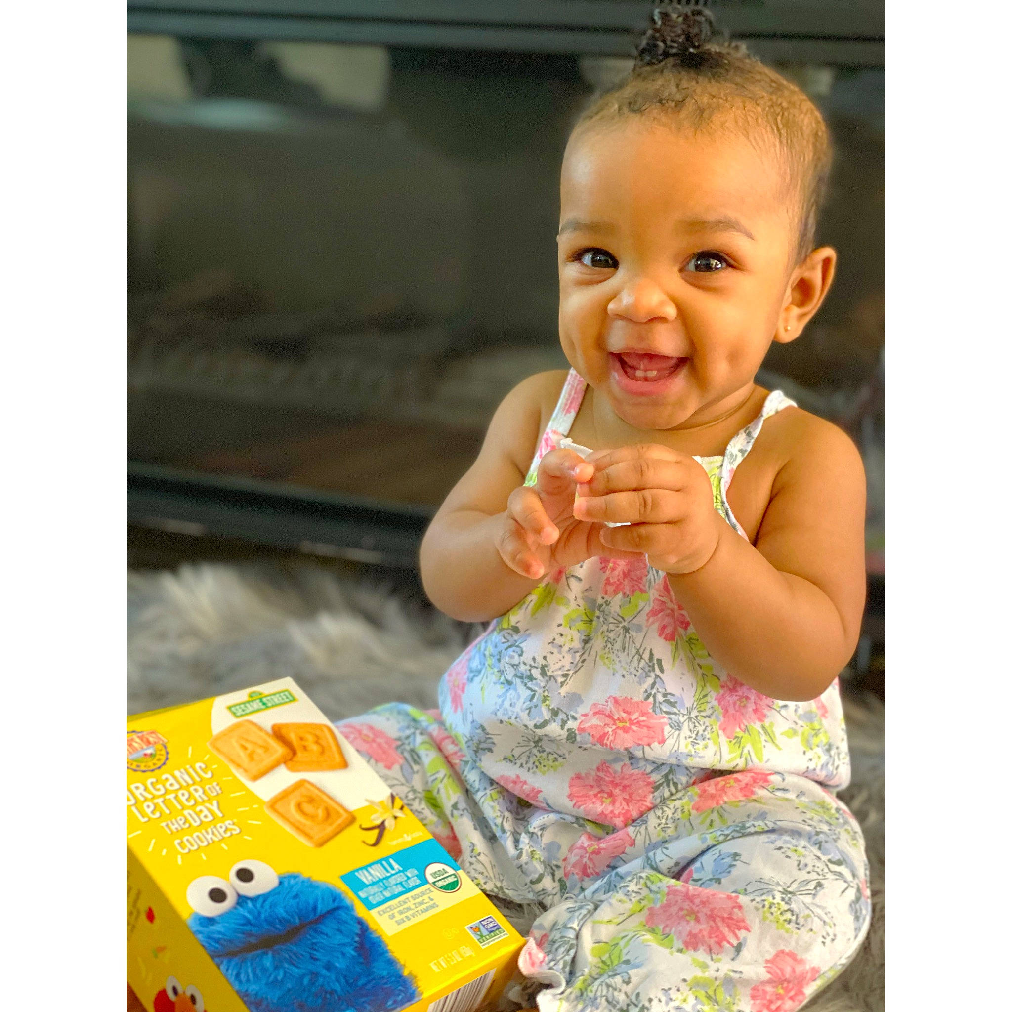 Sienna is registered to the contest to win money with this photo: baby, child, comfort_food, eating, food, joy, lunch, meal, person, play, toddler