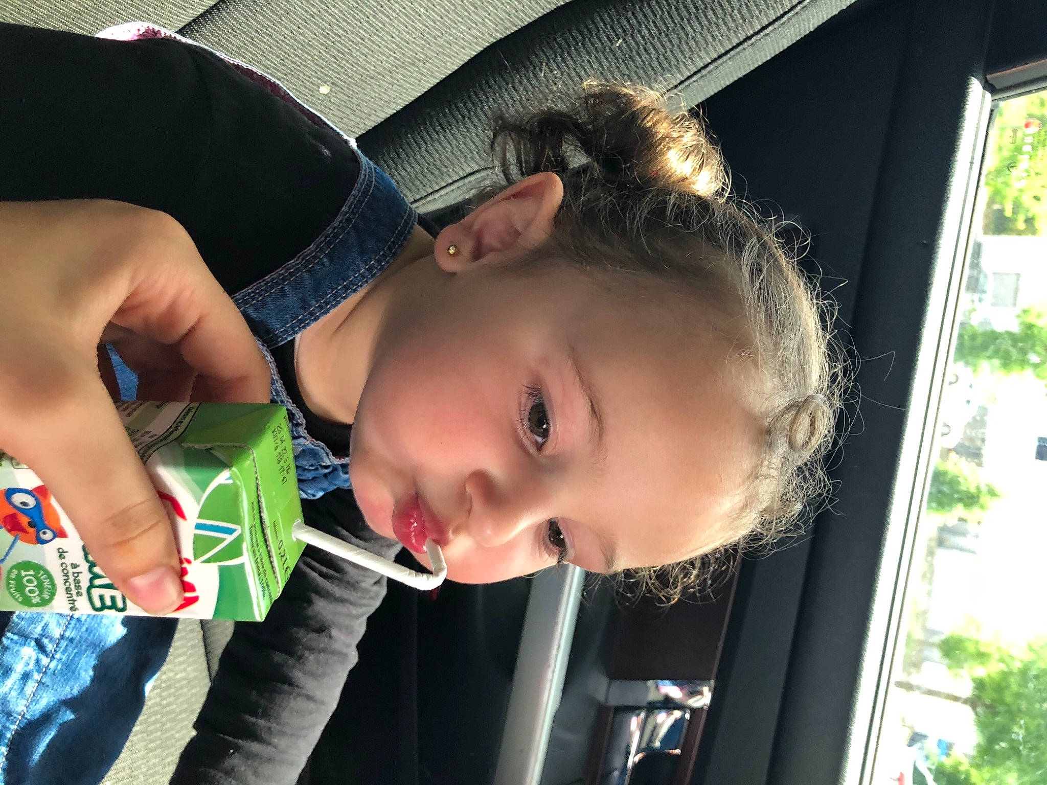 Sirine participe au concours pour gagner de l'argent avec cette photo : black_hair, child, cool, eyelash, eyewear, fashion_accessory, flash_photography, fun, grass, happy, leisure, light, lip, mouth, nose, person, recreation, street_fashion, tree, vehicle_door