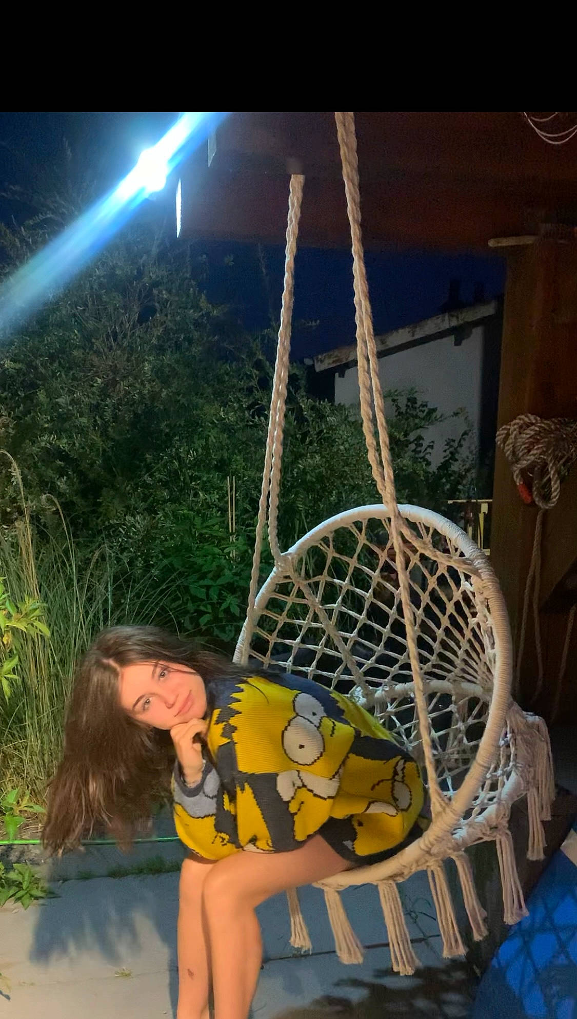 Clémence a rejoint le concours — aidez-le/la à gagner de superbes lots ! circle, flash_photography, fun, grass, happy, leisure, light, people_in_nature, person, photograph, plant, pole, recreation, rim, rope, smile, snapshot, spoke, tree, wheel