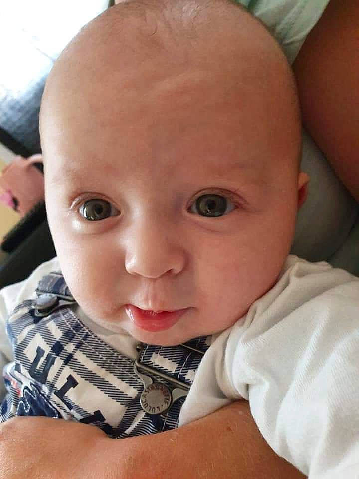 Aaron a rejoint le concours — aidez-le/la à gagner de superbes lots ! baby, cheek, child, chin, eye, eyebrow, face, forehead, head, lip, mouth, muscle, nose, person, skin, smile, toddler