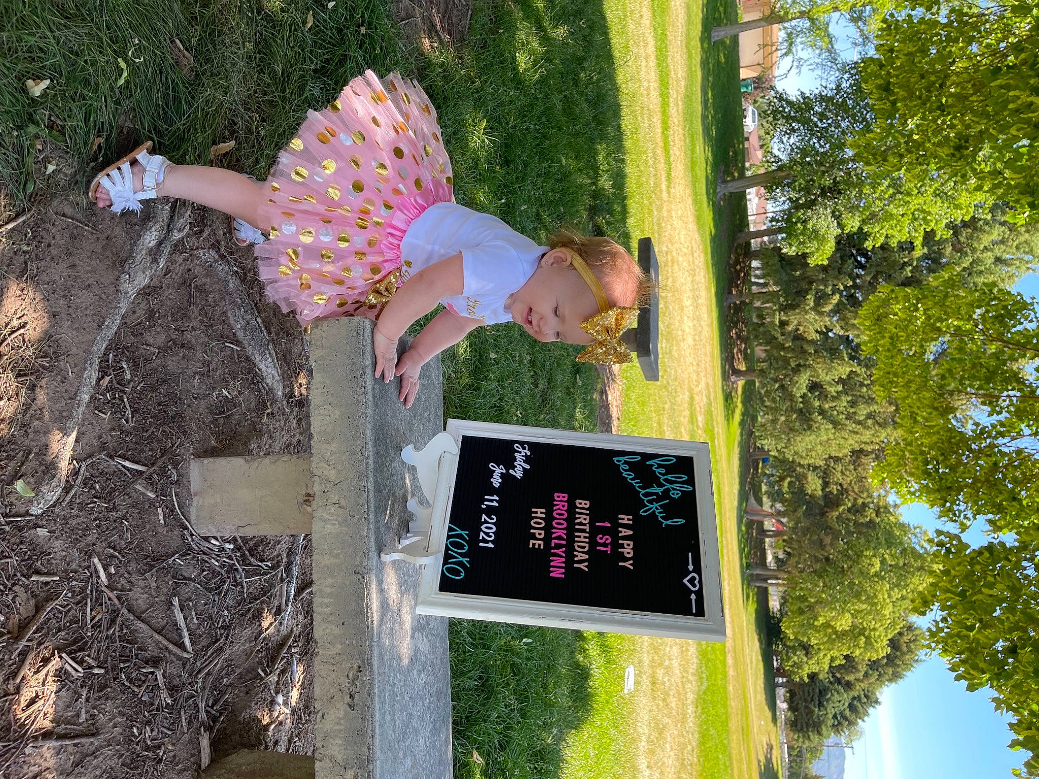 Brooklynn is registered to the contest to win money with this photo: beauty, botany, fun, grass, grass_family, green, happy, headwear, leaf, leisure, nature, people_in_nature, person, plant, recreation, sky, soil, spring, summer, tree