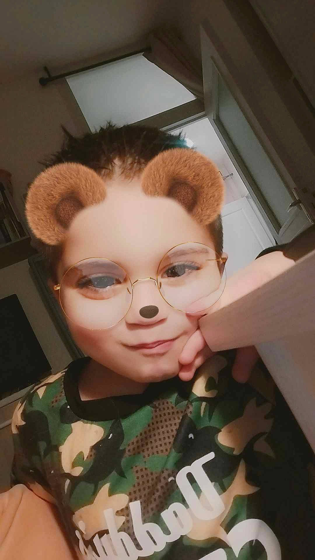 Nolhan a rejoint le concours — aidez-le/la à gagner de superbes lots ! camouflage, child, eye, eyelash, eyewear, fashion_design, fictional_character, fun, glasses, hair_coloring, military_camouflage, military_person, military_uniform, pattern, person, personal_protective_equipment, soldier, sunglasses, toddler, toy