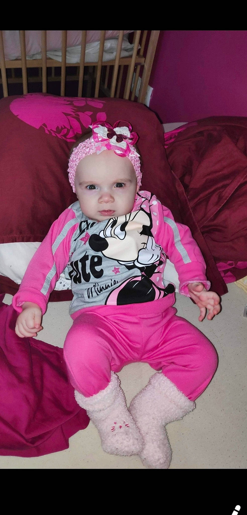 Ambre a rejoint le concours — aidez-le/la à gagner de superbes lots ! baby, baby_toddler_clothing, child, hair_accessory, headwear, magenta, person, pink, toddler