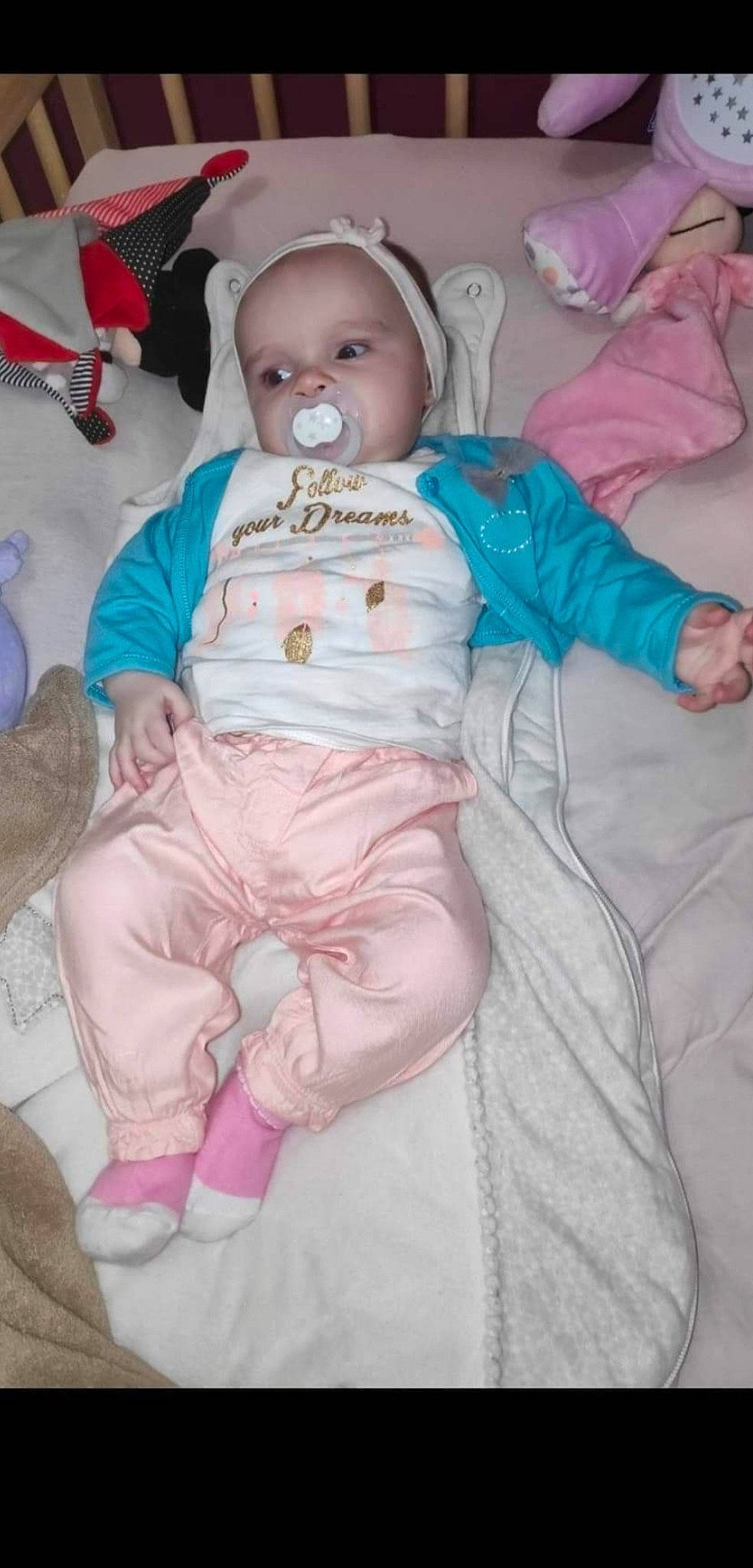 Ambre participe au concours pour gagner de l'argent avec cette photo : baby, cheek, child, doll, person, pink, skin, sleep, toddler, toy