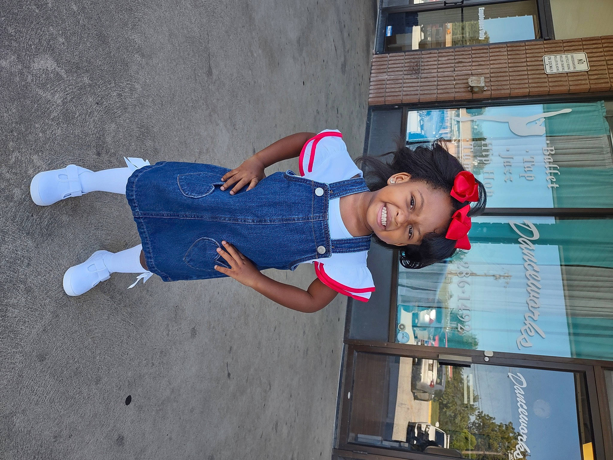 Ki'Aijah joined the competition — help win amazing prizes! city, concrete, denim, elbow, electric_blue, fun, happy, human_leg, joy, leisure, pedestrian, person, shorts, smile, street_fashion, t_shirt, thigh, travel, tree, vacation