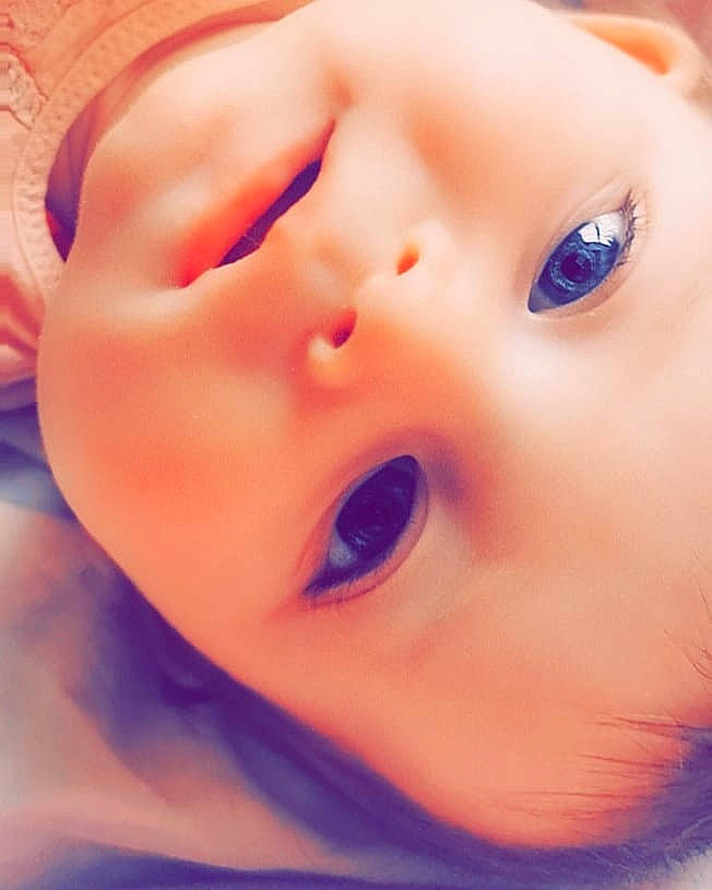 Kassy participe au concours pour gagner de l'argent avec cette photo : baby, cheek, child, chin, close_up, ear, eye, eyebrow, face, facial_expression, head, iris, lip, mouth, nose, organ, person, photography, pink, skin