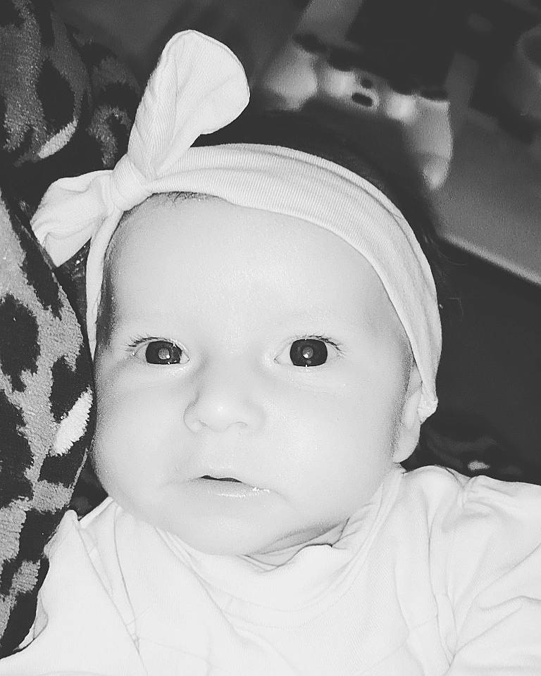 Kassy participe au concours pour gagner de l'argent avec cette photo : baby, black, black_and_white, cheek, child, ear, eye, face, forehead, head, lip, monochrome, monochrome_photography, nose, organ, people, person, photograph, skin, toddler