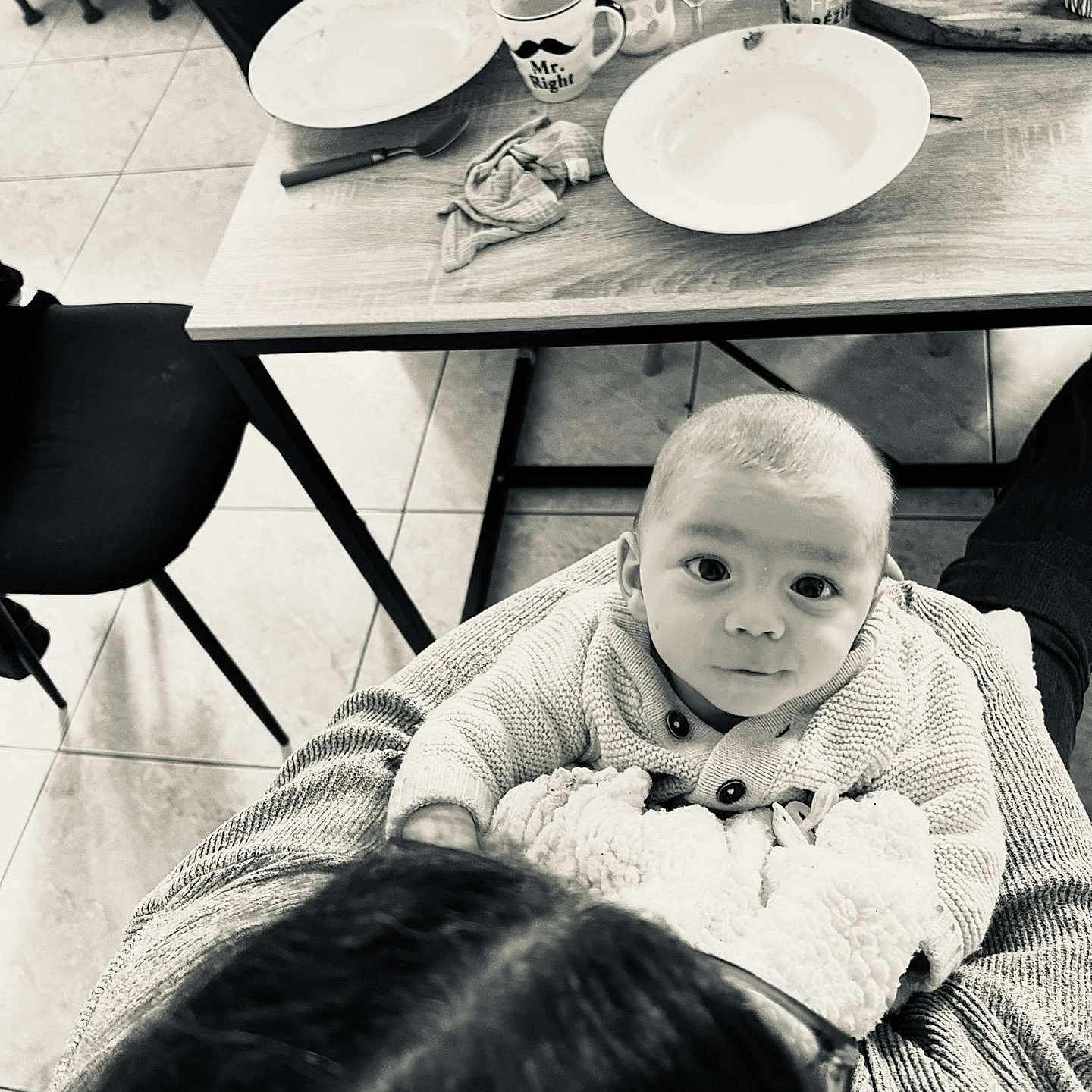 Diego a rejoint le concours — aidez-le/la à gagner de superbes lots ! architecture, building, cup, cutlery, diningroom, diningtable, dish, face, food, furniture, head, indoors, meal, person, photography, plate, portrait, room, spoon, table