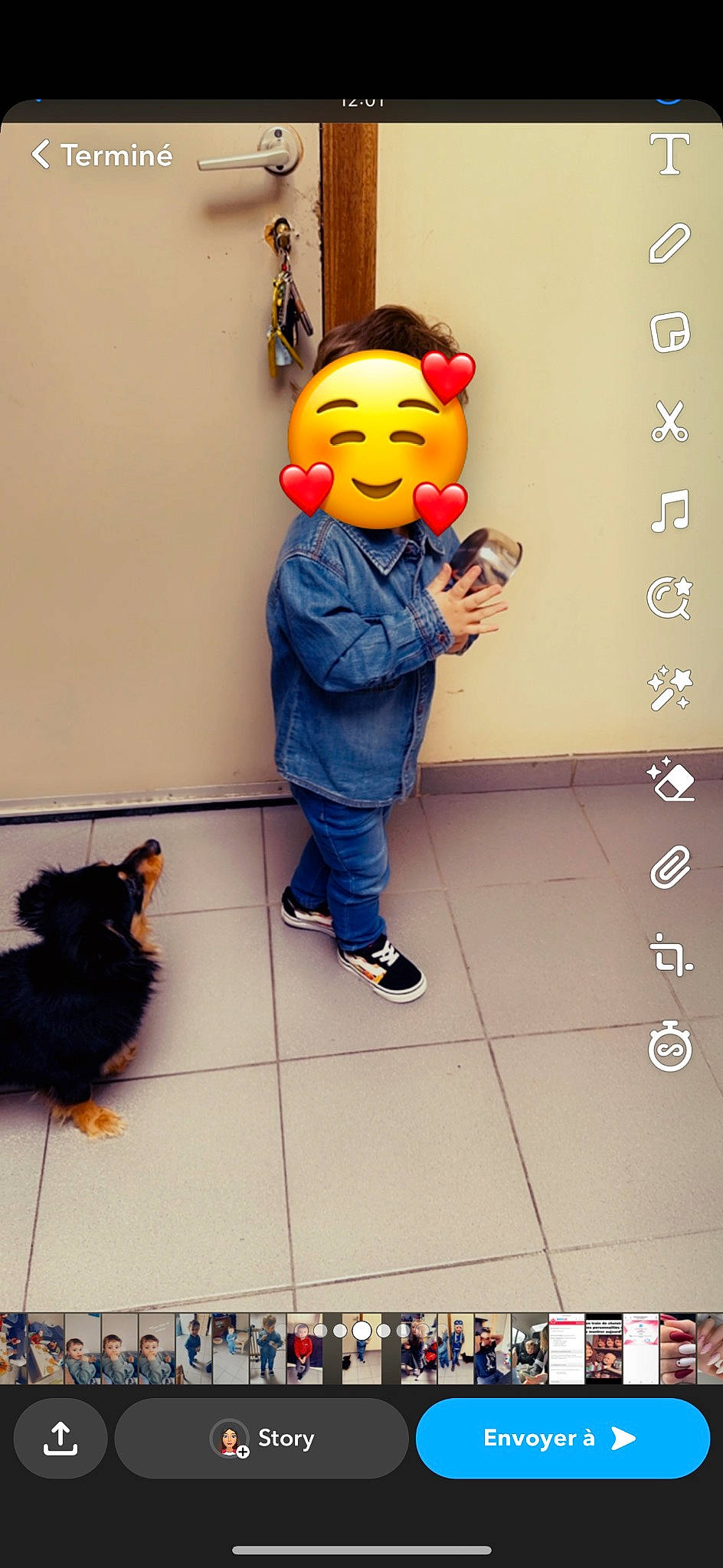 Havanna participe au concours pour gagner de l'argent avec cette photo : animation, canidae, carnivore, child, companion_dog, dog, dog_breed, fictional_character, flooring, font, fun, fur, guard_dog, happy, multimedia_software, play, snapshot, sporting_group, tail, toy