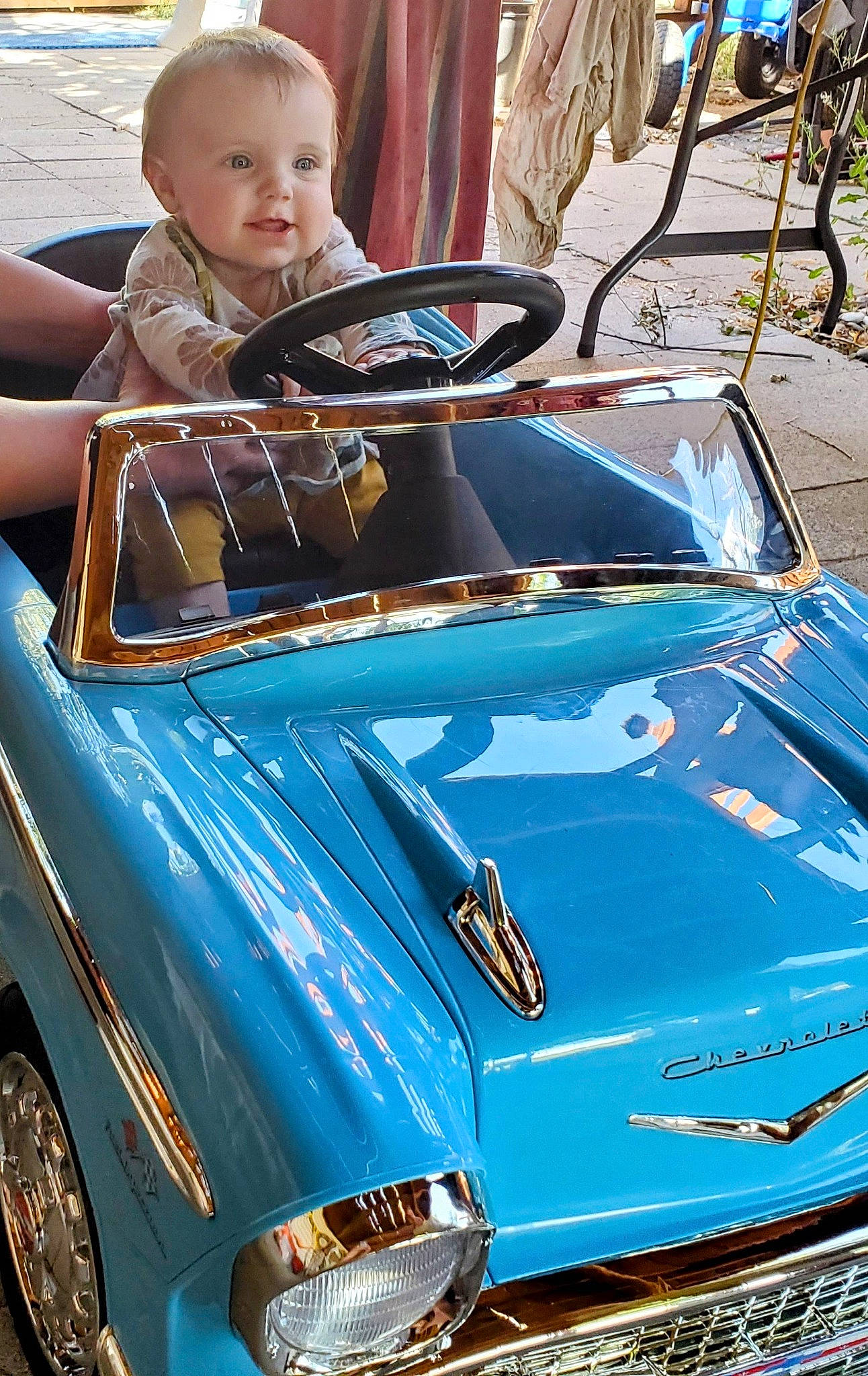 Kaizlee is registered to the contest to win money with this photo: automotive_design, automotive_exterior, automotive_lighting, azure, blue, bumper, car, classic_car, fender, green, grille, headlamp, hood, light, motor_vehicle, person, personal_luxury_car, photograph, vehicle, vehicle_door