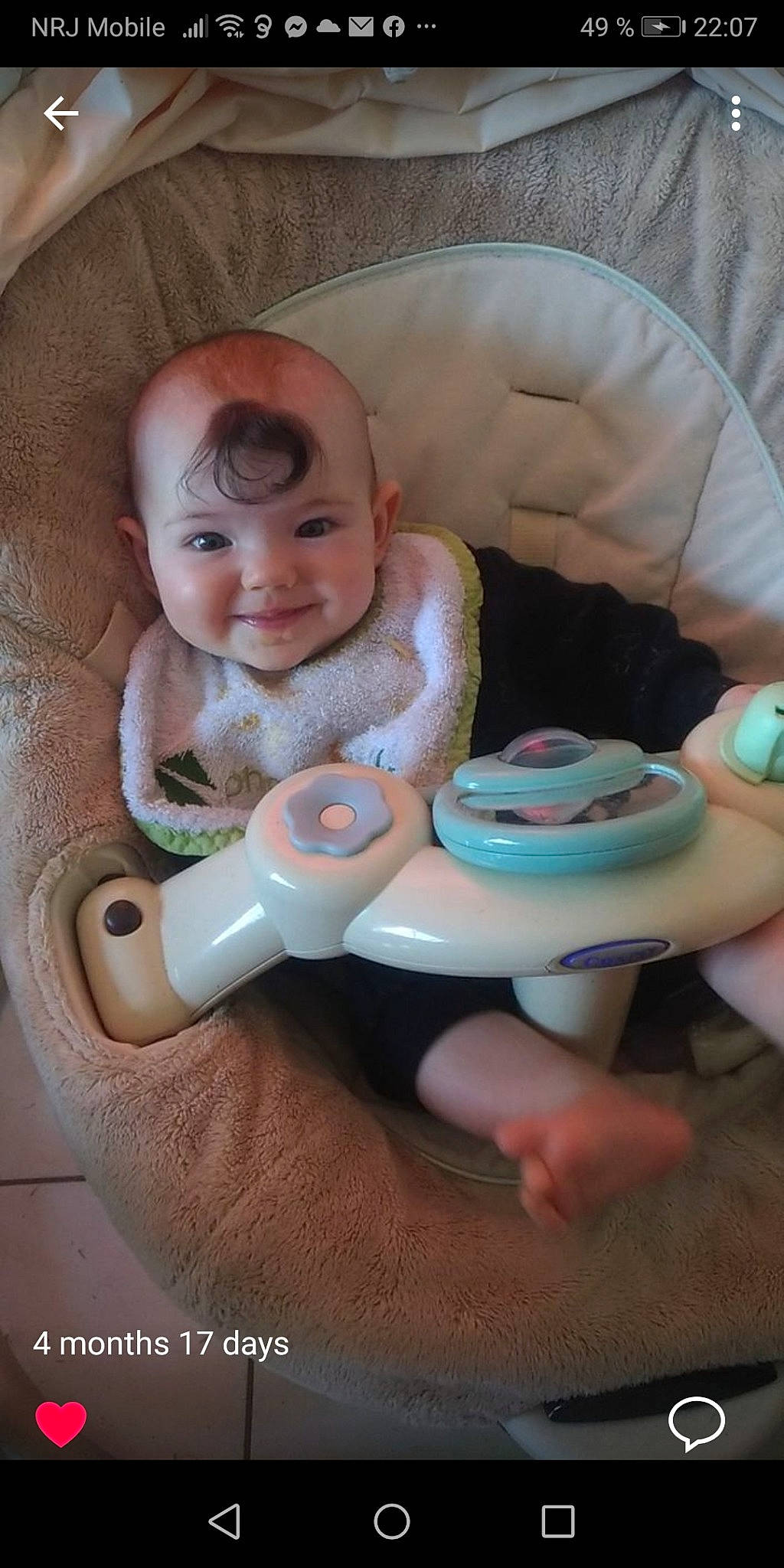 Noëlline participe au concours pour gagner de l'argent avec cette photo : baby, baby_products, baby_safety, baby_toys, child, joy, person, product, skin, toddler