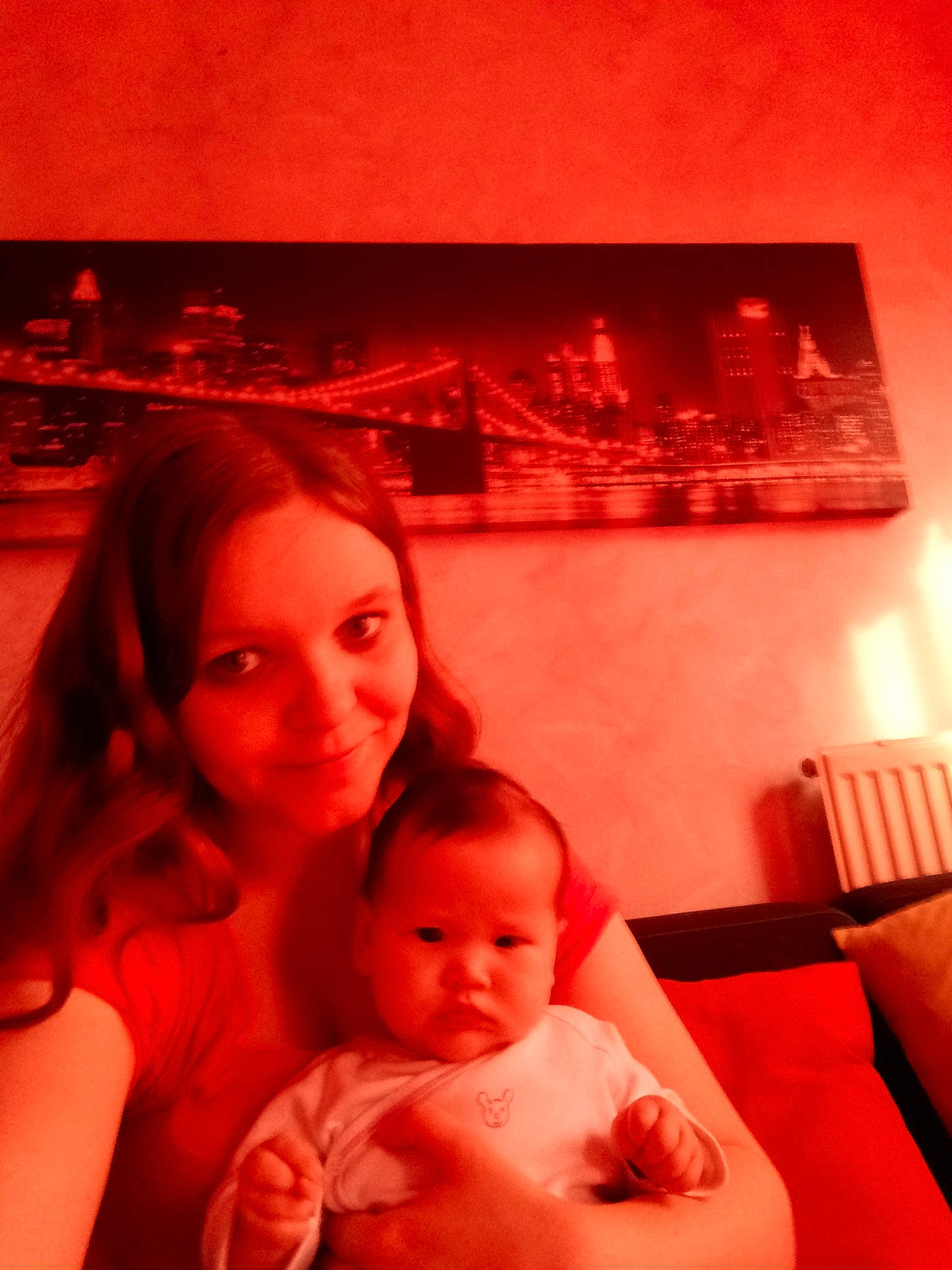 Linsay participe au concours pour gagner de l'argent avec cette photo : child, daughter, mother, person, photography, red