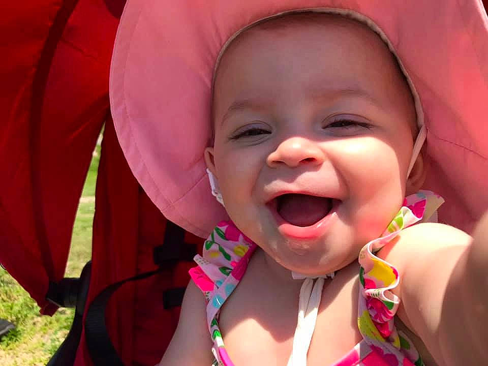 Isabella a rejoint le concours — aidez-le/la à gagner de superbes lots ! baby, cheek, child, close_up, face, facial_expression, fun, happy, head, laugh, lip, mouth, nose, organ, person, pink, product, skin, smile, toddler