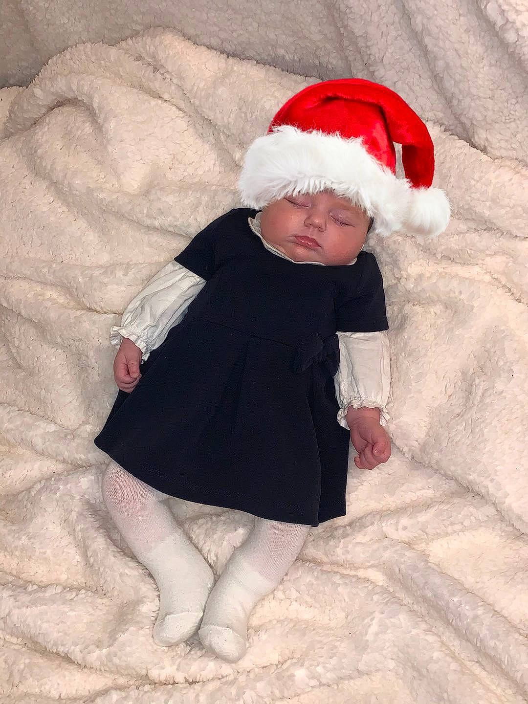 Lyna a rejoint le concours — aidez-le/la à gagner de superbes lots ! baby, child, christmas, fictional_character, headgear, headwear, outerwear, person, smile, toddler