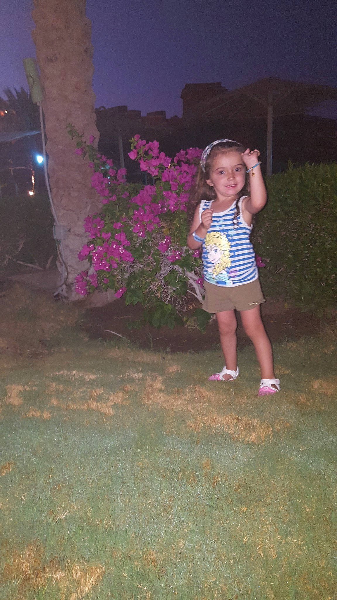 Kaia a rejoint le concours — aidez-le/la à gagner de superbes lots ! child, flower, fun, grass, joy, person, pink, plant, purple, skin, smile, summer, toddler, tree, vacation