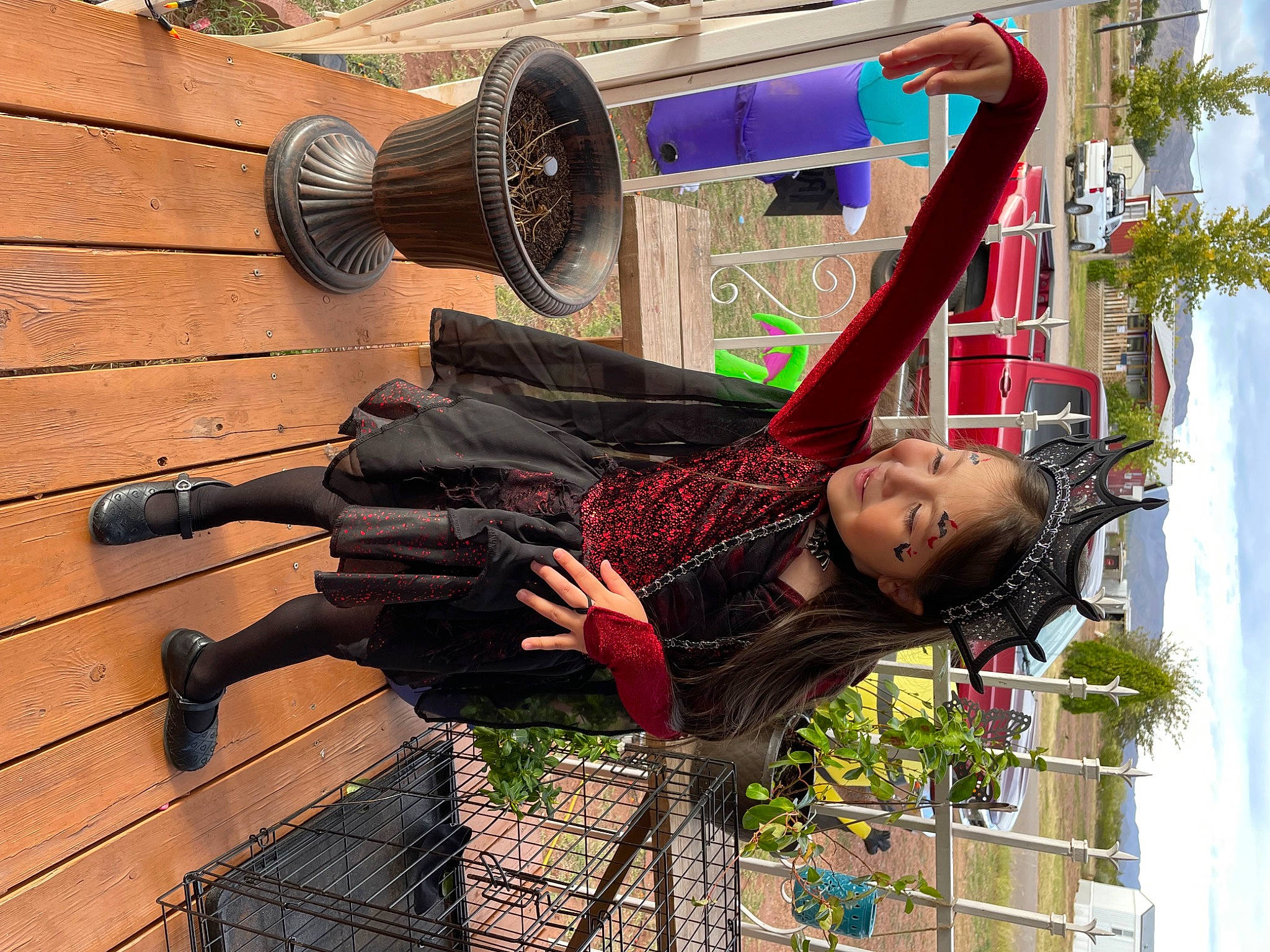 Noellani is registered to the contest to win money with this photo: auto_part, automotive_tire, boot, city, fun, hat, human_leg, knee, leg, leisure, metal, person, physical_fitness, pipe, plant, recreation, shorts, thigh, tree, wood