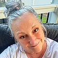 Viv G.