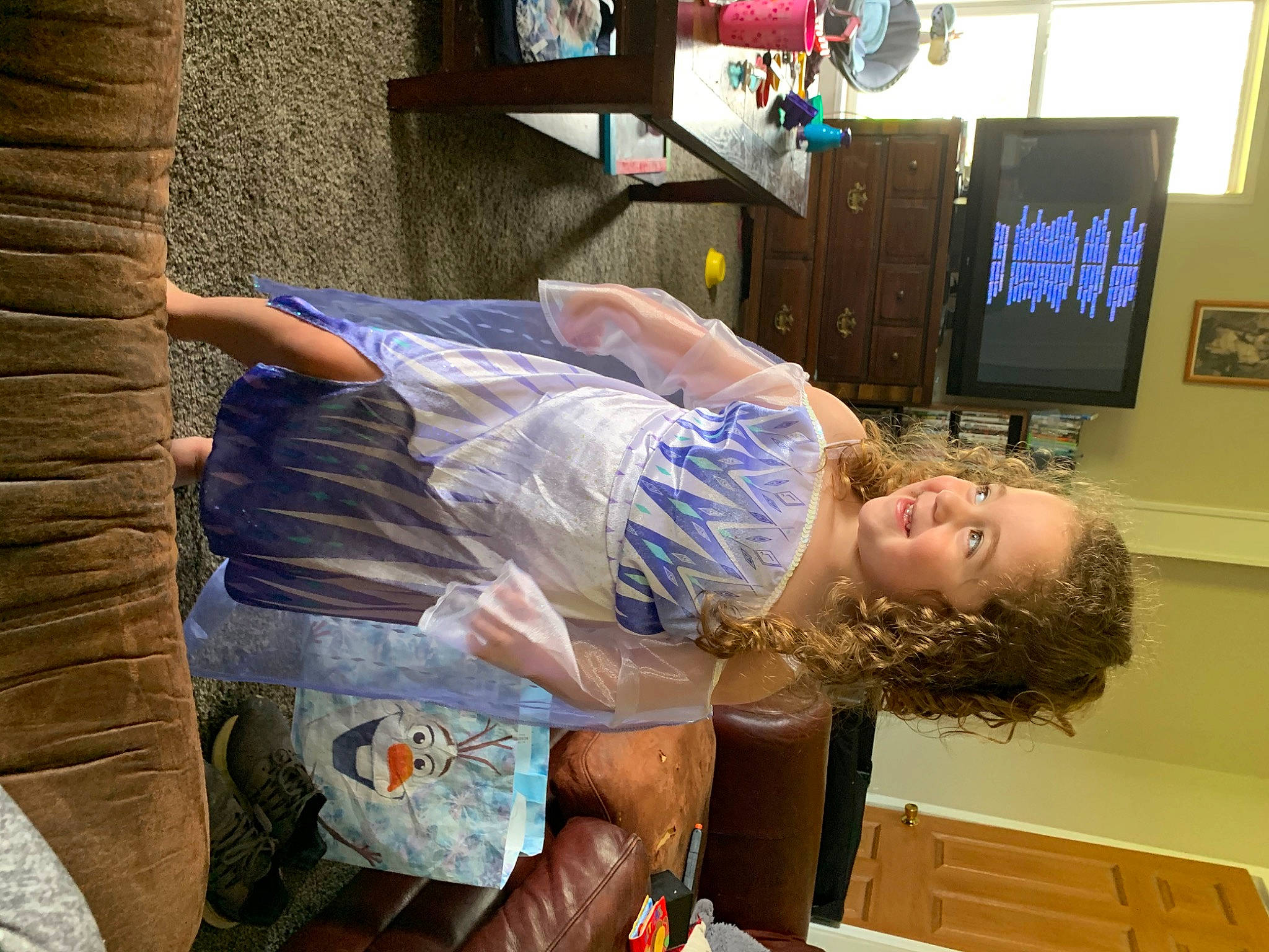 Elizabeth joined the competition — help win amazing prizes! joy, person