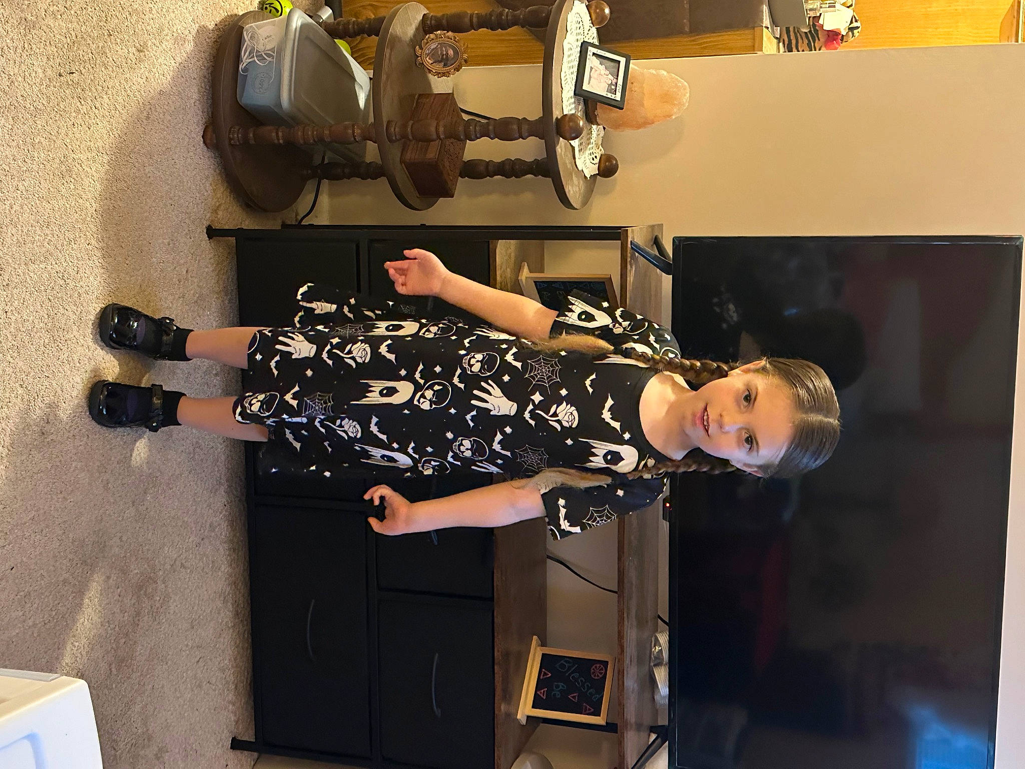 Synestra is registered to the contest to win money with this photo: art, automotive_design, dress, elbow, eyewear, fashion_design, flooring, fun, human_leg, knee, machine, person, room, thigh, visual_arts, wrist