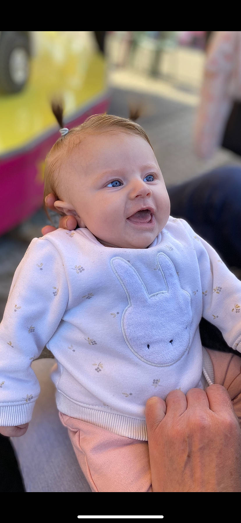 Liyana a rejoint le concours — aidez-le/la à gagner de superbes lots ! abdomen, baby, baby_toddler_clothing, cheek, child, chin, eye, face, grass, happy, head, iris, lip, nose, person, skin, sleeve, smile, standing, toddler