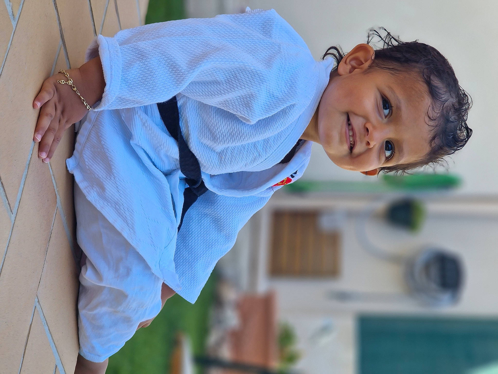 Alessandro participe au concours pour gagner de l'argent avec cette photo : blazer, button, child, denim, dress_shirt, elbow, electric_blue, fashion_accessory, fun, happy, joy, leisure, pattern, person, plaid, portrait_photography, sitting, sleeve, smile, toddler