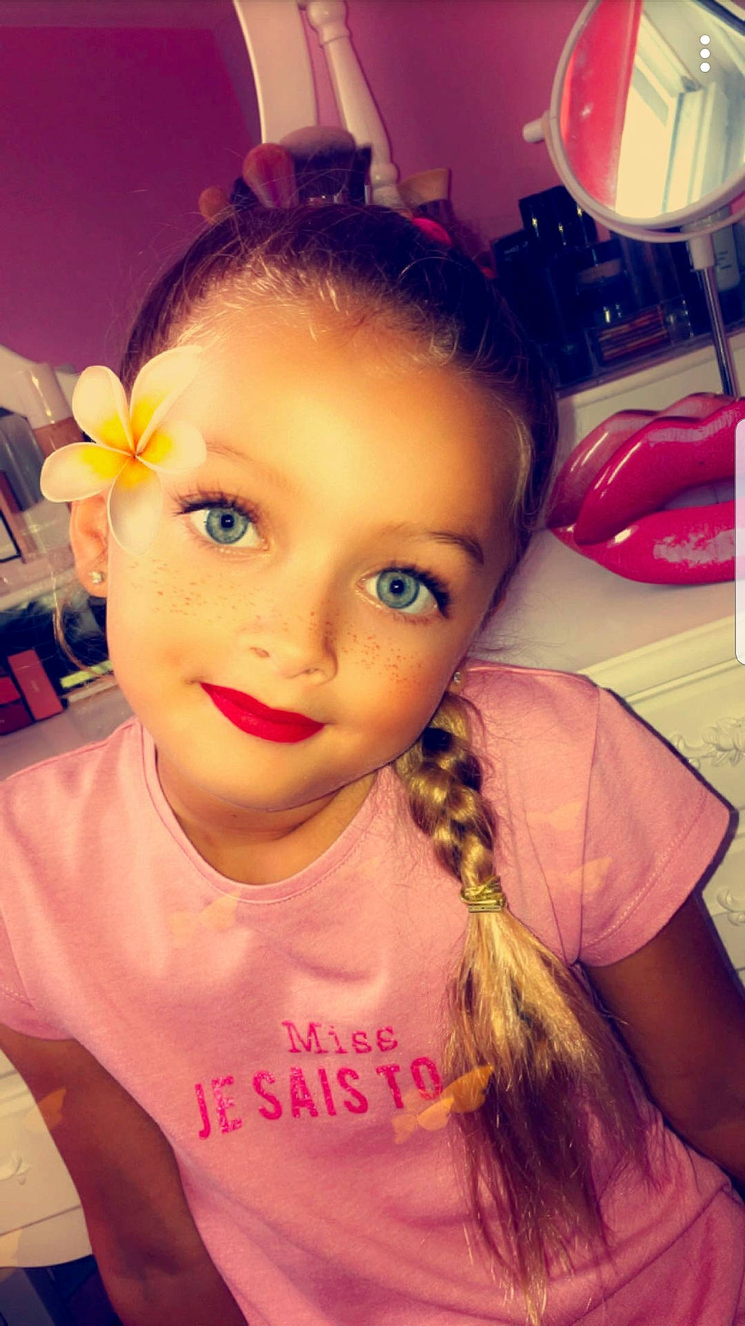 Alyah a rejoint le concours — aidez-le/la à gagner de superbes lots ! beauty, cheek, child, child_model, ear, eyebrow, eyelash, face, forehead, hair, hair_accessory, hairstyle, head, lip, long_hair, person, pigtail, pink, selfie, smile