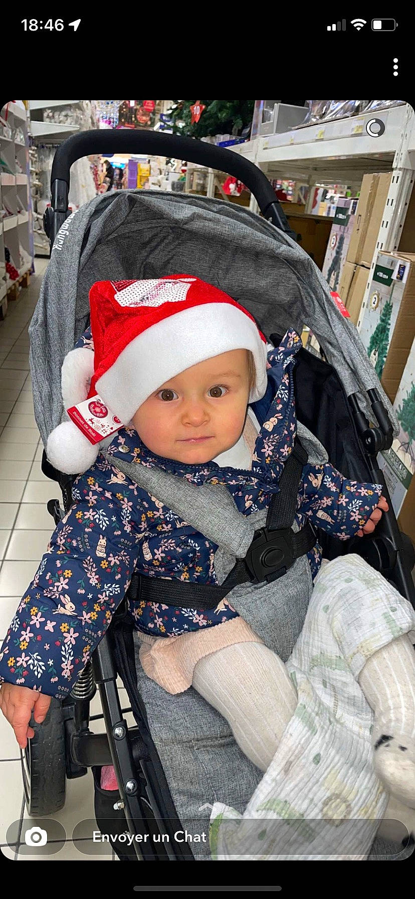 Tess participe au concours pour gagner de l'argent avec cette photo : baby, baby_carriage, baby_products, baby_safety, baby_toddler_clothing, beanie, cap, car_seat, cheek, child, comfort, electric_blue, fashion_accessory, fun, headwear, knit_cap, person, photograph, sitting, street_fashion