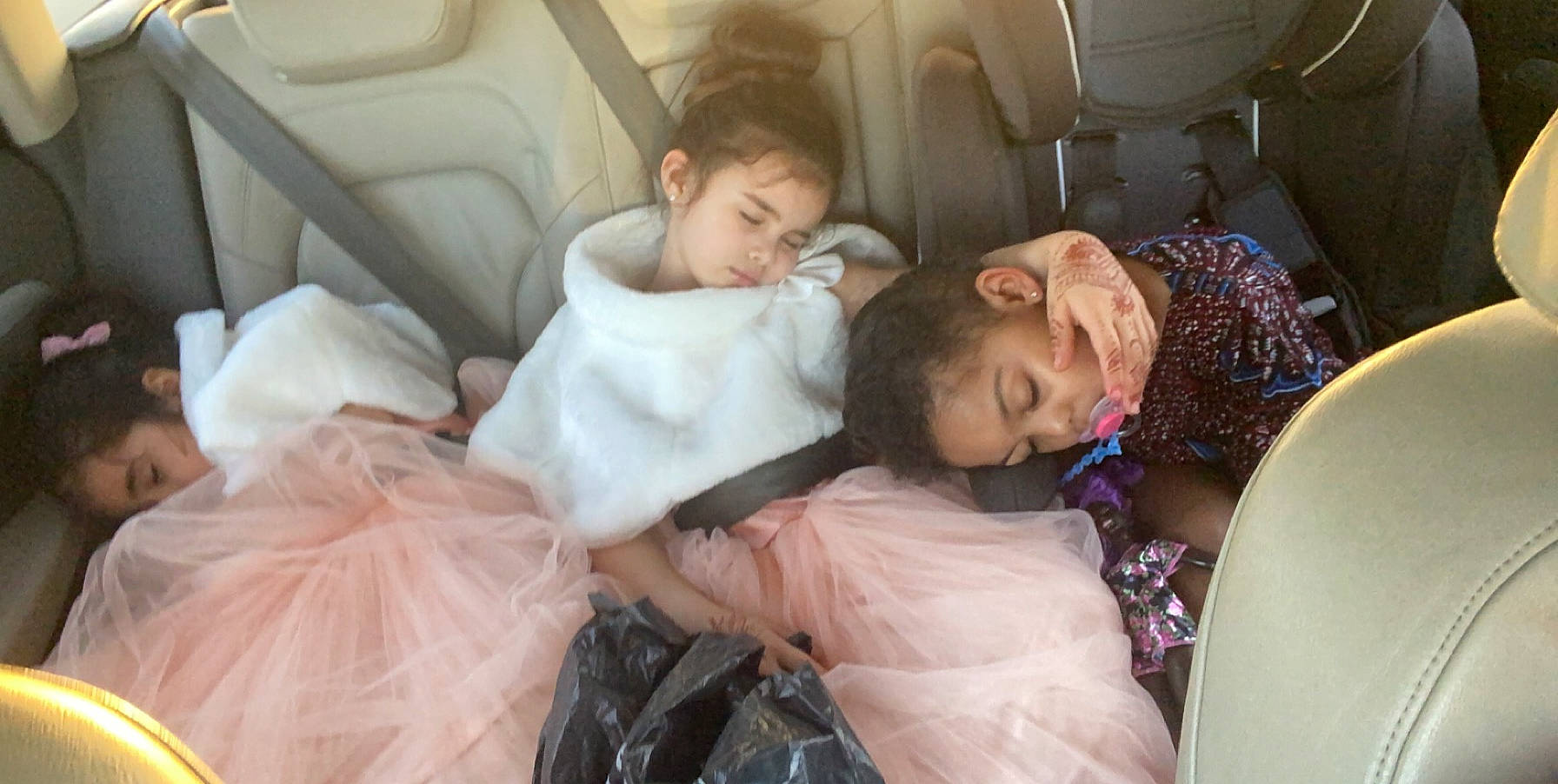 Aleyna participe au concours pour gagner de l'argent avec cette photo : baby, birth, child, family_car, person, sleep, toddler