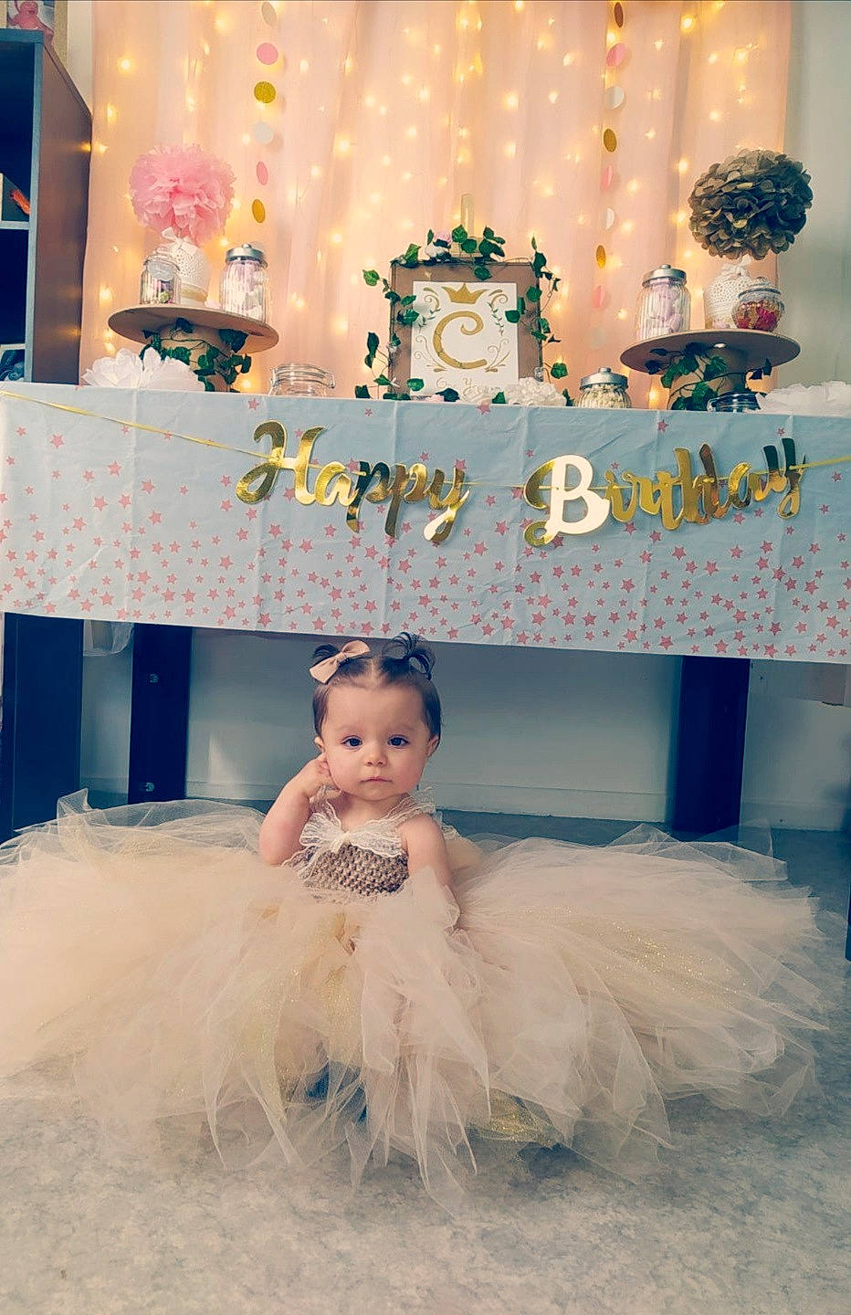 Capucine a rejoint le concours — aidez-le/la à gagner de superbes lots ! aqua, baby, beauty, bridal_accessory, bridal_clothing, child, decoration, dress, event, gown, happy, headpiece, lighting, ornament, person, photograph, pink, snapshot, textile, toddler