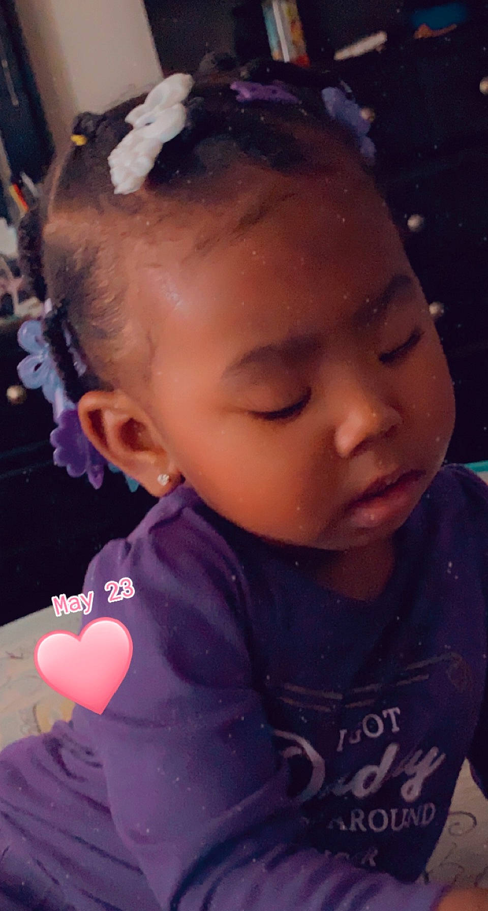 Kanasia is registered to the contest to win money with this photo: cheek, chin, cool, ear, eyebrow, eyelash, facial_expression, forehead, gesture, hair, hairstyle, happy, iris, lip, mouth, neck, nose, person, pink, skin