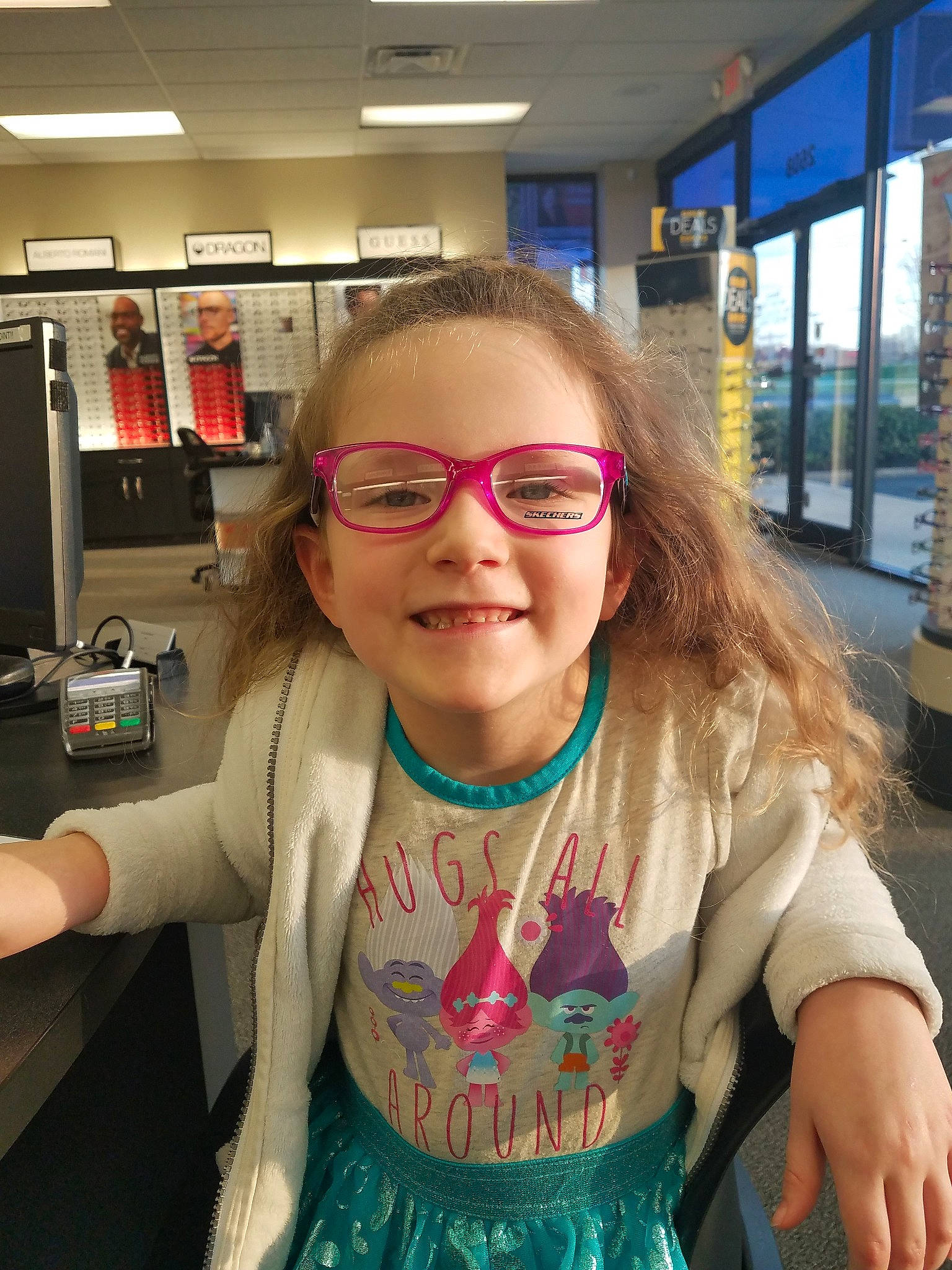 Abbagail is registered to the contest to win money with this photo: arm, blond, blurred, chin, cool, eyewear, fun, girl, glasses, hair, hair_coloring, hairstyle, human_hair_color, joy, long_hair, organ, person, product, selfie, smile