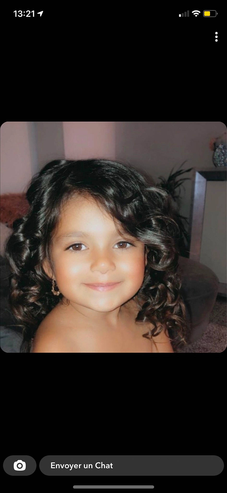 Djeylie participe au concours pour gagner de l'argent avec cette photo : black_hair, brown_hair, cheek, dress, ear, eye, eyelash, fashion_accessory, flash_photography, hair, happy, iris, jaw, joy, layered_hair, lip, makeover, nose, person, skin