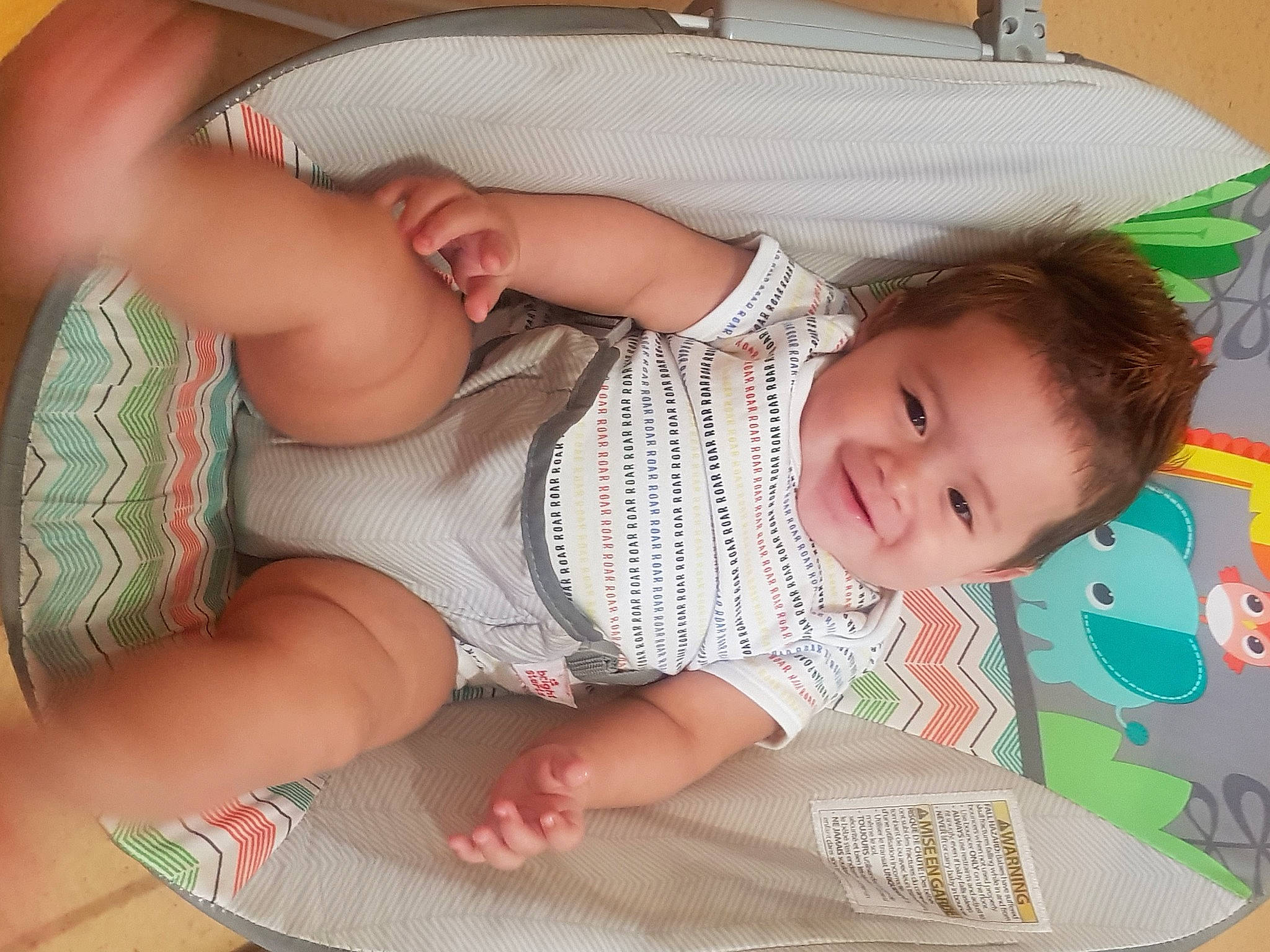Jerik a rejoint le concours — aidez-le/la à gagner de superbes lots ! arm, baby, baby_products, baby_toddler_clothing, cheek, child, comfort, facial_expression, finger, foot, happy, joy, linens, nail, pattern, person, skin, sleeve, smile, thigh