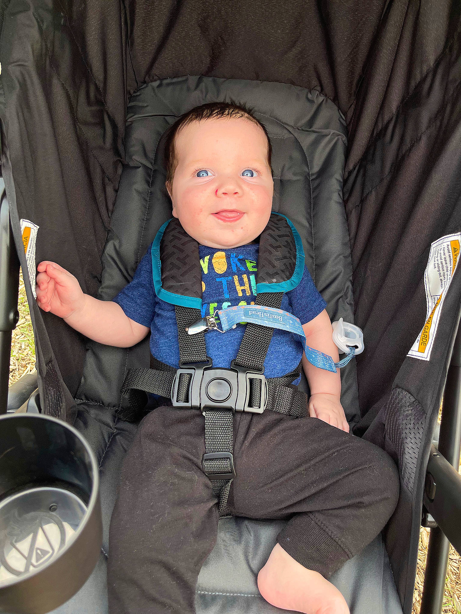Creek is registered to the contest to win money with this photo: auto_part, baby, baby_carriage, baby_products, baby_toddler_clothing, bucket, car_seat, chair, child, comfort, electric_blue, finger, fun, leg, person, product, seat_belt, sitting, smile, toddler