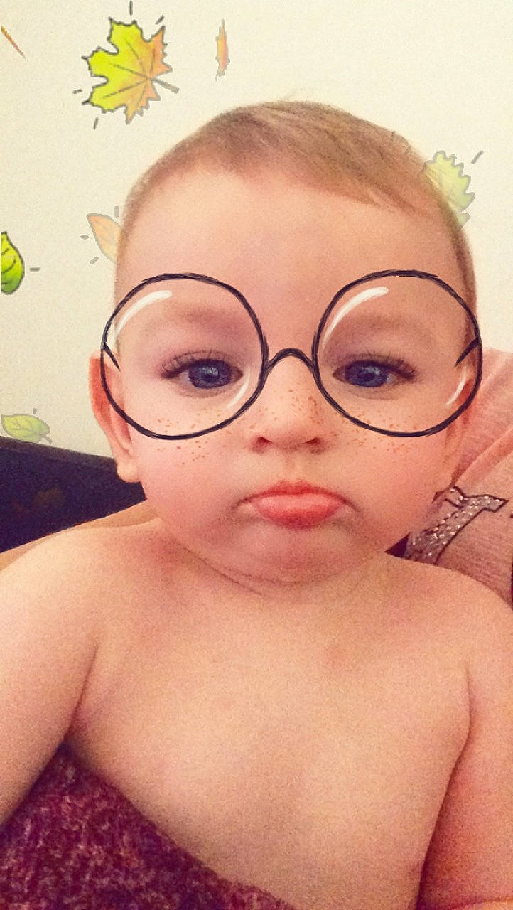 Djayden participe au concours pour gagner de l'argent avec cette photo : cheek, child, chin, close_up, ear, eye, eyebrow, eyelash, eyewear, face, forehead, girl, glasses, hair_coloring, head, lip, nose, person, selfie, skin