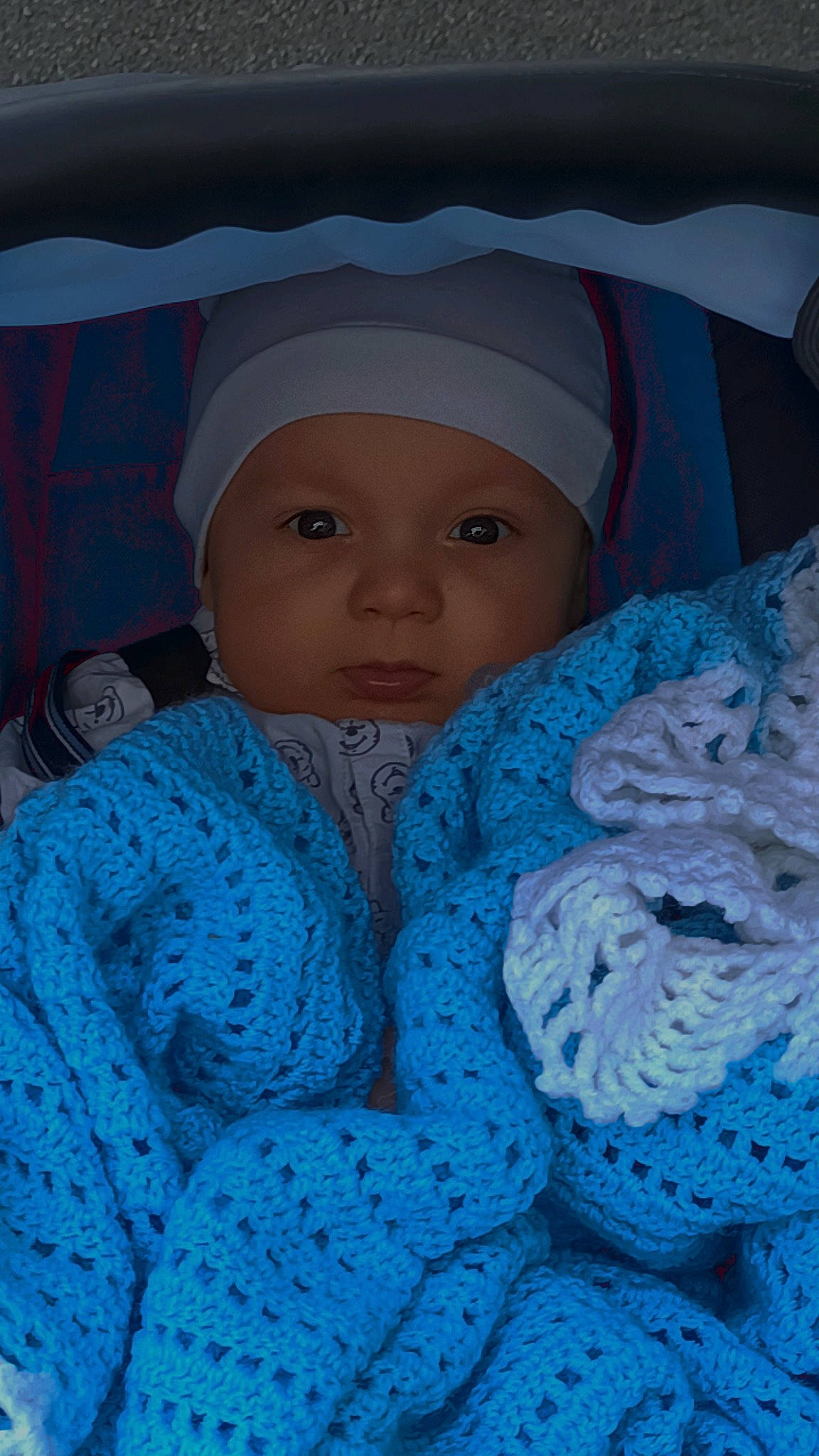 Scott participe au concours pour gagner de l'argent avec cette photo : art, baby, baby_toddler_clothing, cap, craft, crochet, electric_blue, eye, fur, head, headgear, headwear, human_body, knit_cap, linens, outerwear, pattern, person, shawl, toddler