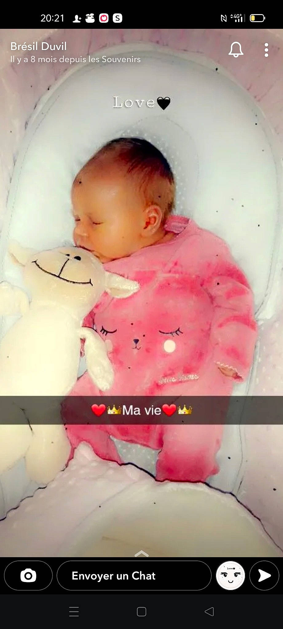 Sway a rejoint le concours — aidez-le/la à gagner de superbes lots ! baby, baby_products, baby_sleeping, baby_toddler_clothing, carmine, cheek, child, happy, human_body, lip, magenta, mouth, pattern, person, pink, sitting, skin, sleeve, stomach, teddy_bear