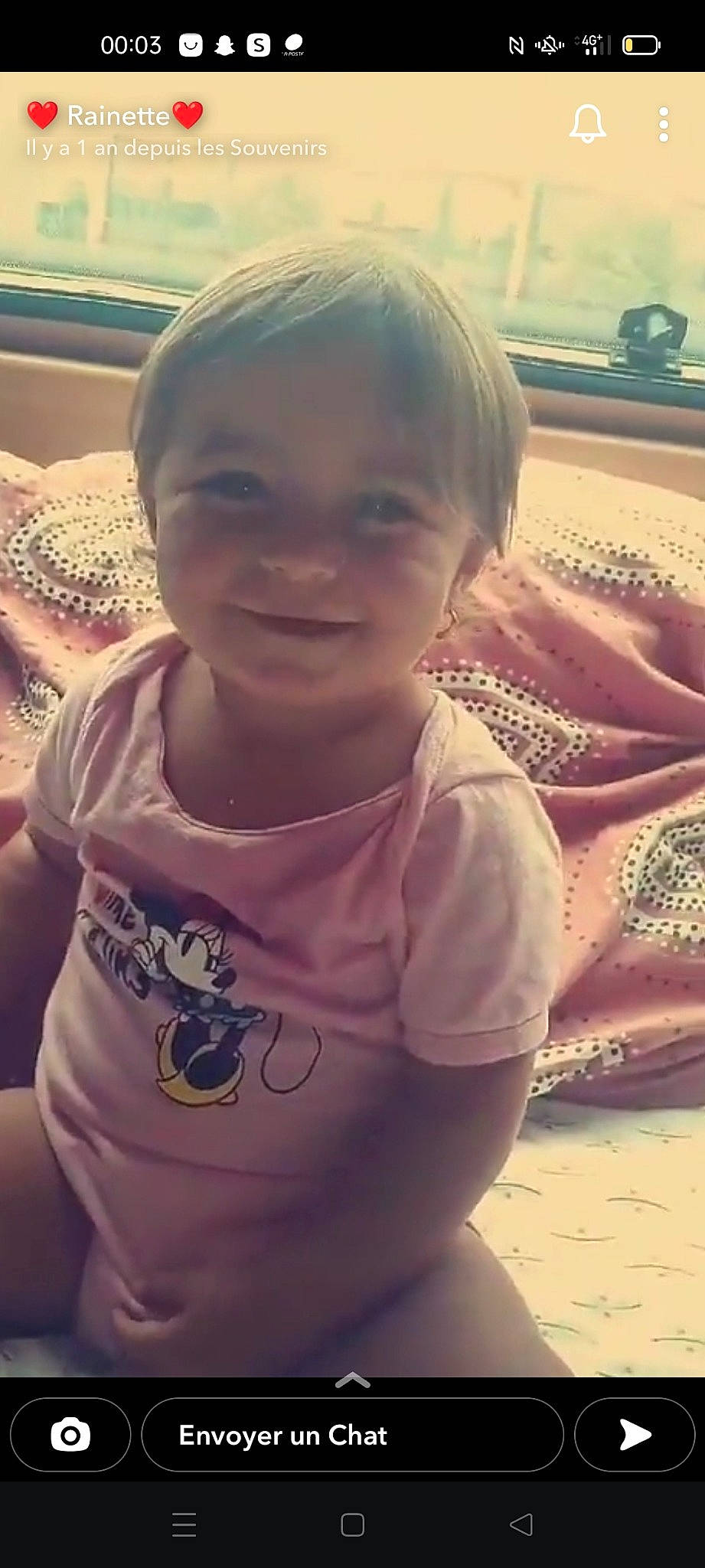 Vaiana participe au concours pour gagner de l'argent avec cette photo : cheek, chin, eye, eyebrow, face, facial_expression, forehead, hair, hairstyle, hand, head, joy, lip, mouth, muscle, neck, nose, organ, person, shoulder