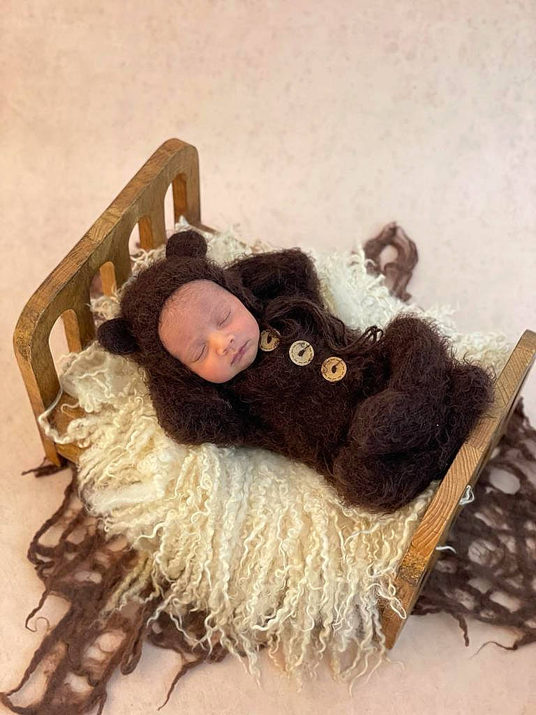 Avyan is registered to the contest to win money with this photo: art, costume_hat, fashion_accessory, fur, hat, helmet, illustration, painting, person, plant, still_life_photography, toy, visual_arts, wood, wool