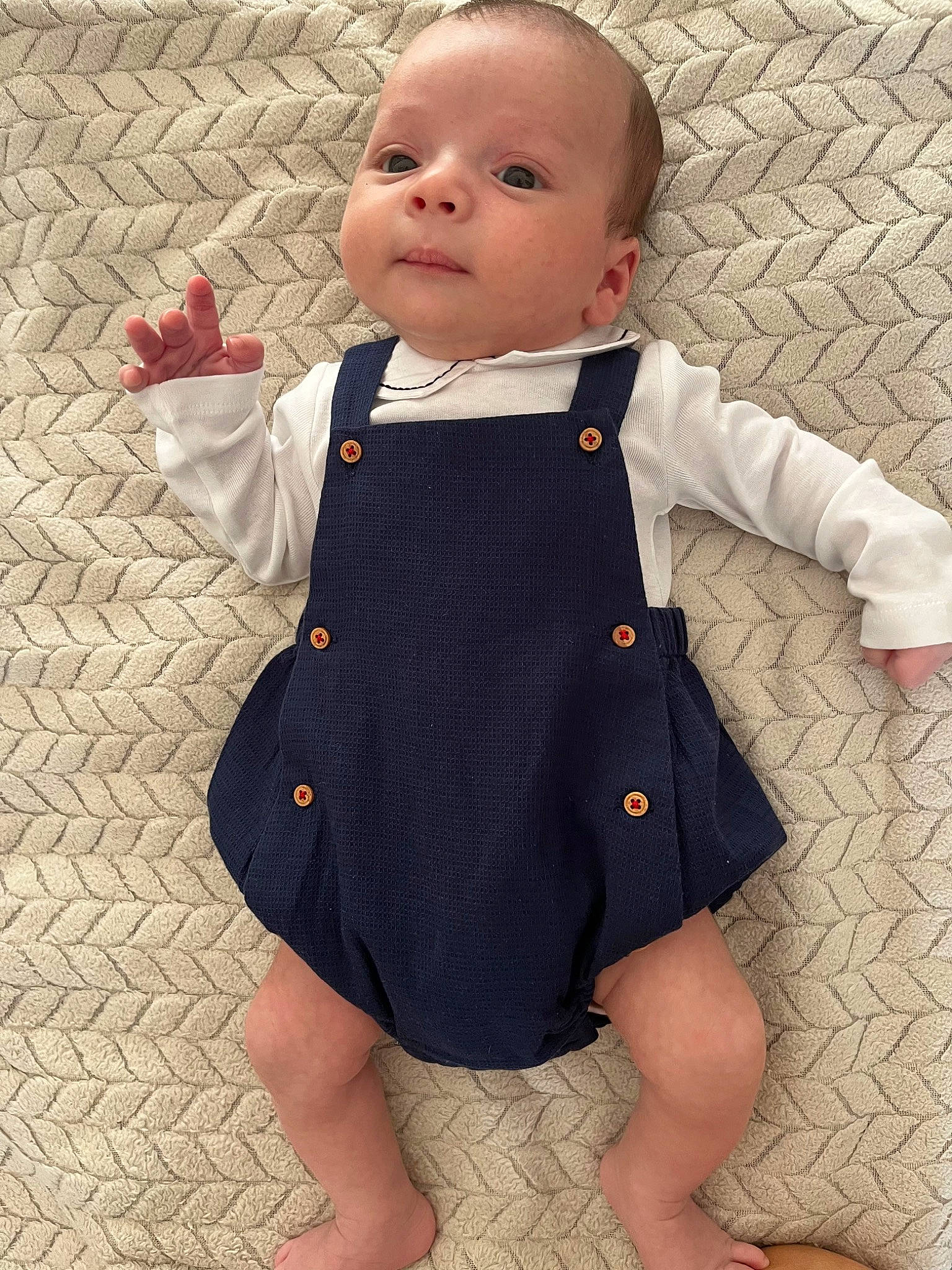 Sohan participe au concours pour gagner de l'argent avec cette photo : baby, baby_toddler_clothing, blazer, child, collar, day_dress, dress, dress_shirt, formal_wear, gesture, joint, neck, one_piece_garment, outerwear, pattern, person, skin, sleeve, standing, toddler