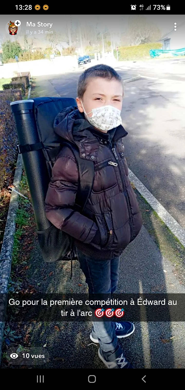 Edward participe au concours pour gagner de l'argent avec cette photo : denim, face, flash_photography, fur, grass, happy, head, jeans, leisure, people_in_nature, person, personal_protective_equipment, photograph, plant, portrait_photography, recreation, sitting, snapshot, textile, tree