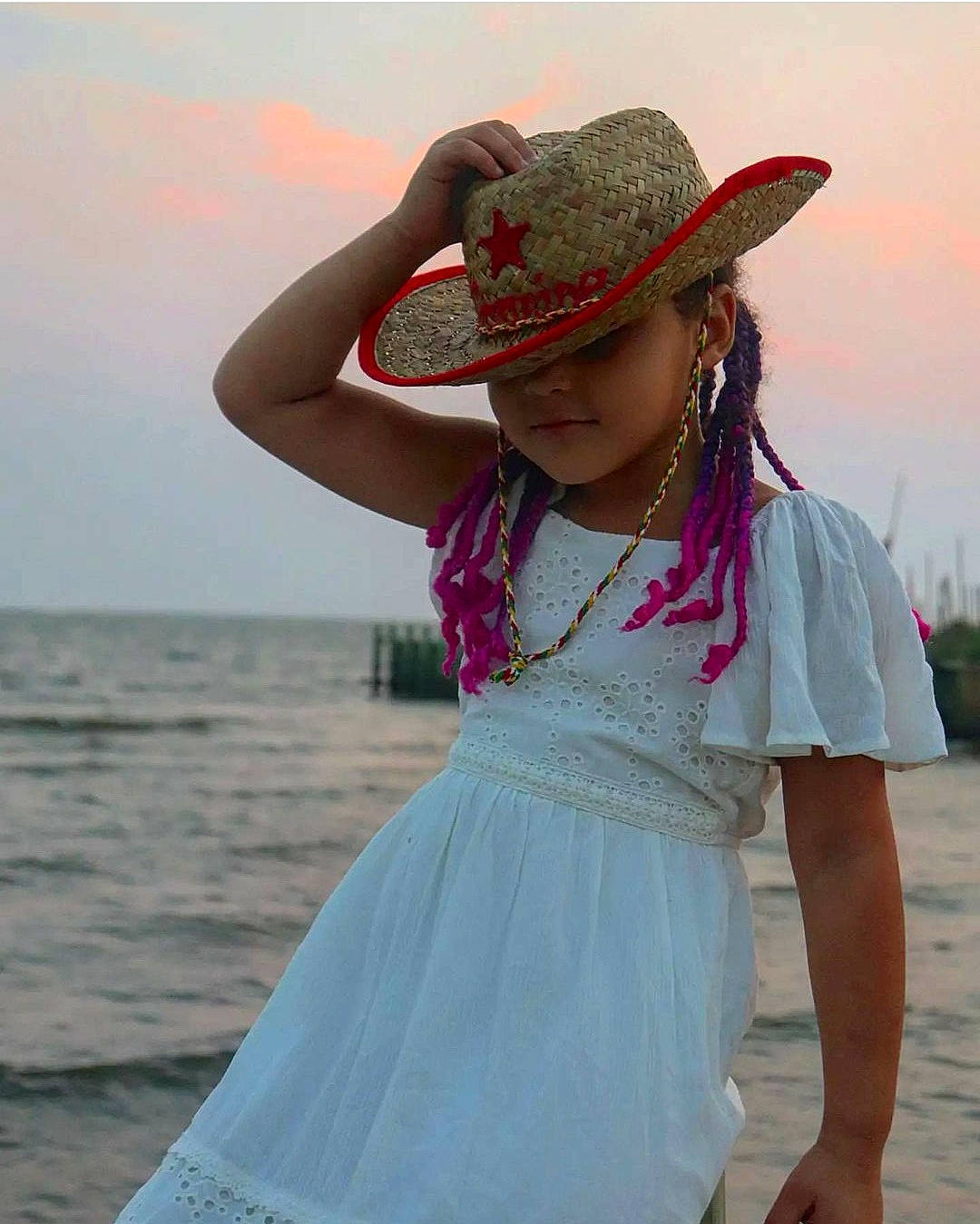 Jasmyn is registered to the contest to win money with this photo: cool, day_dress, dress, eyewear, fedora, flash_photography, hair, happy, hat, headgear, headwear, neck, people_in_nature, person, shoulder, sky, sleeve, street_fashion, sun_hat, sunglasses