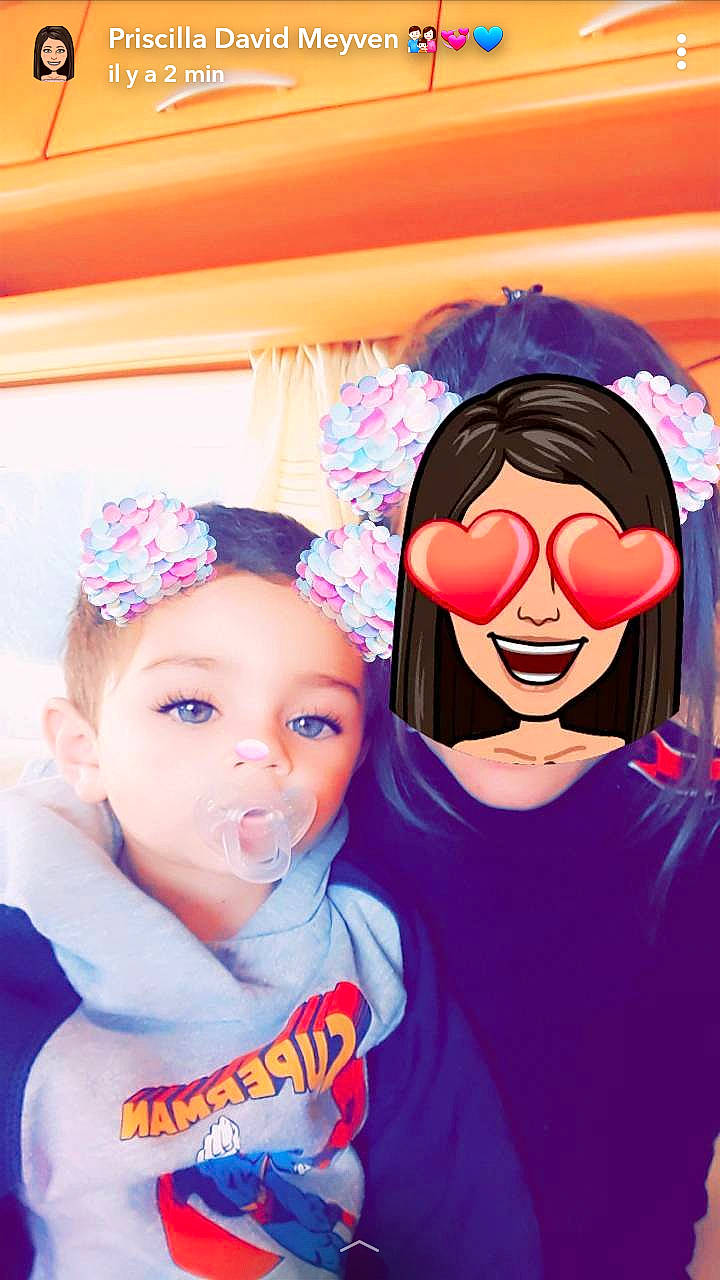 Meyven a rejoint le concours — aidez-le/la à gagner de superbes lots ! cheek, child, daughter, ear, eyewear, fun, happy, headgear, person, photography, pink, selfie, smile, toddler, violet