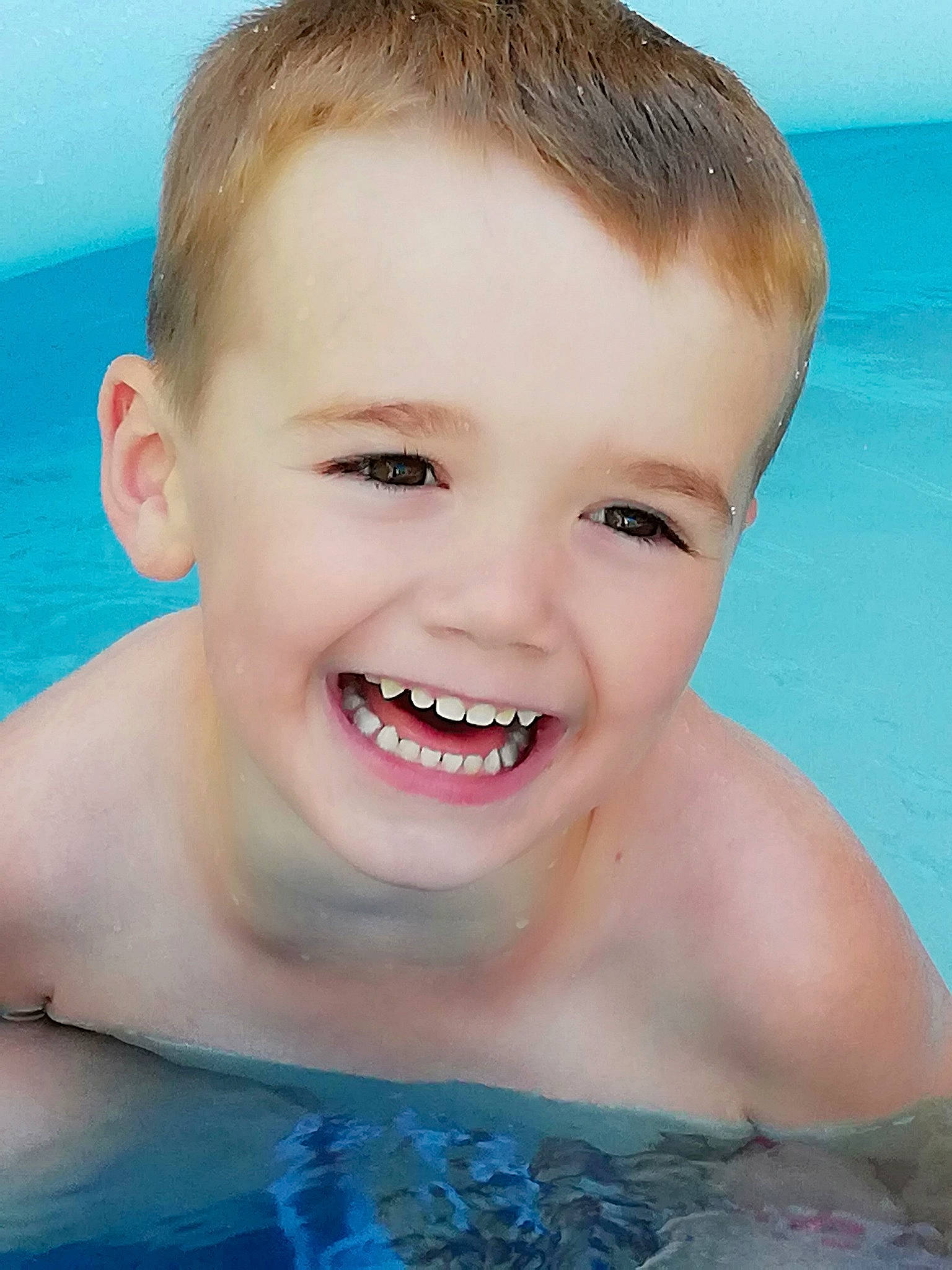 Louka a rejoint le concours — aidez-le/la à gagner de superbes lots ! cheek, child, chin, eye, eyebrow, face, facial_expression, forehead, fun, head, jaw, joy, laugh, lip, mouth, nose, organ, person, skin, smile