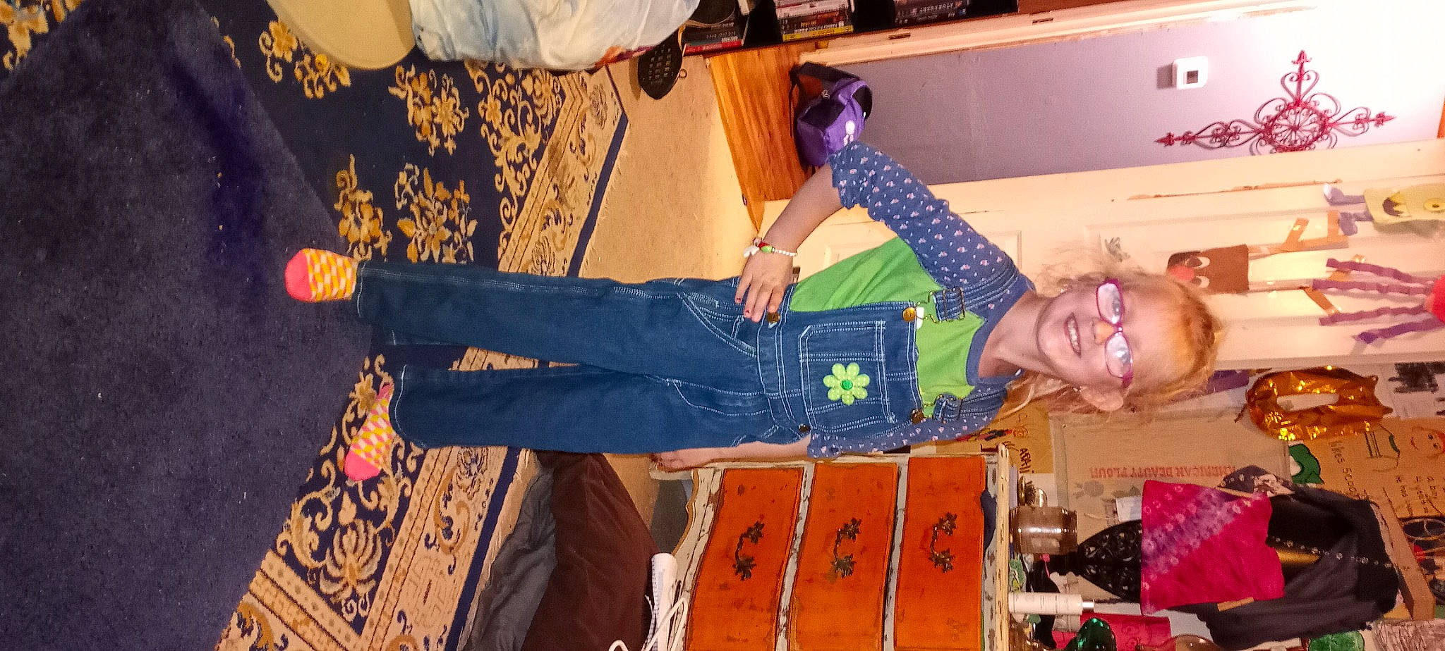 Adali is registered to the contest to win money with this photo: child, denim, electric_blue, event, fashion, flooring, fun, human_leg, jeans, joy, leg, leisure, orange, pattern, person, room, smile, textile, walking_shoe, wood