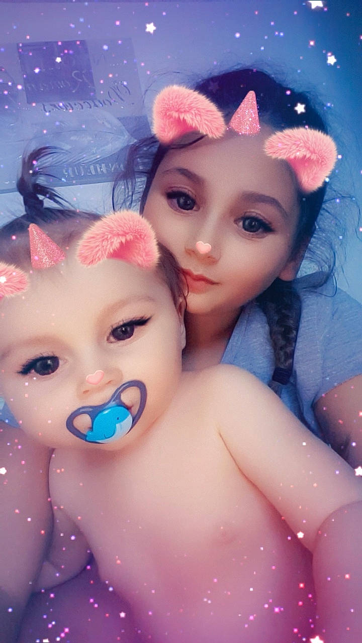 Léa a rejoint le concours — aidez-le/la à gagner de superbes lots ! cheek, child, doll, face, fun, head, person, photography, photomontage, pink, toddler